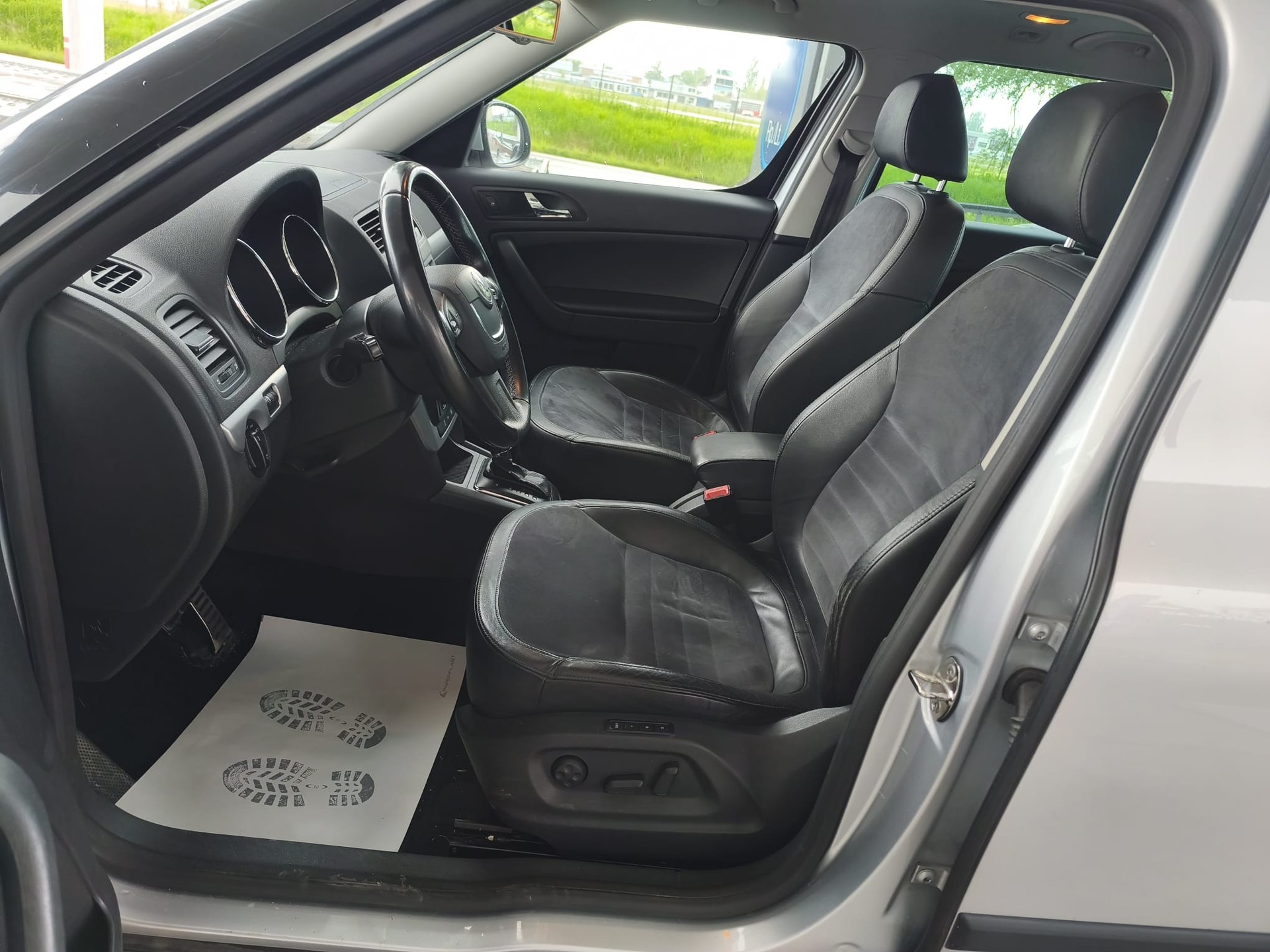 SKODA Yeti 2.0 TDI Experience 4x4 DSG-image-8