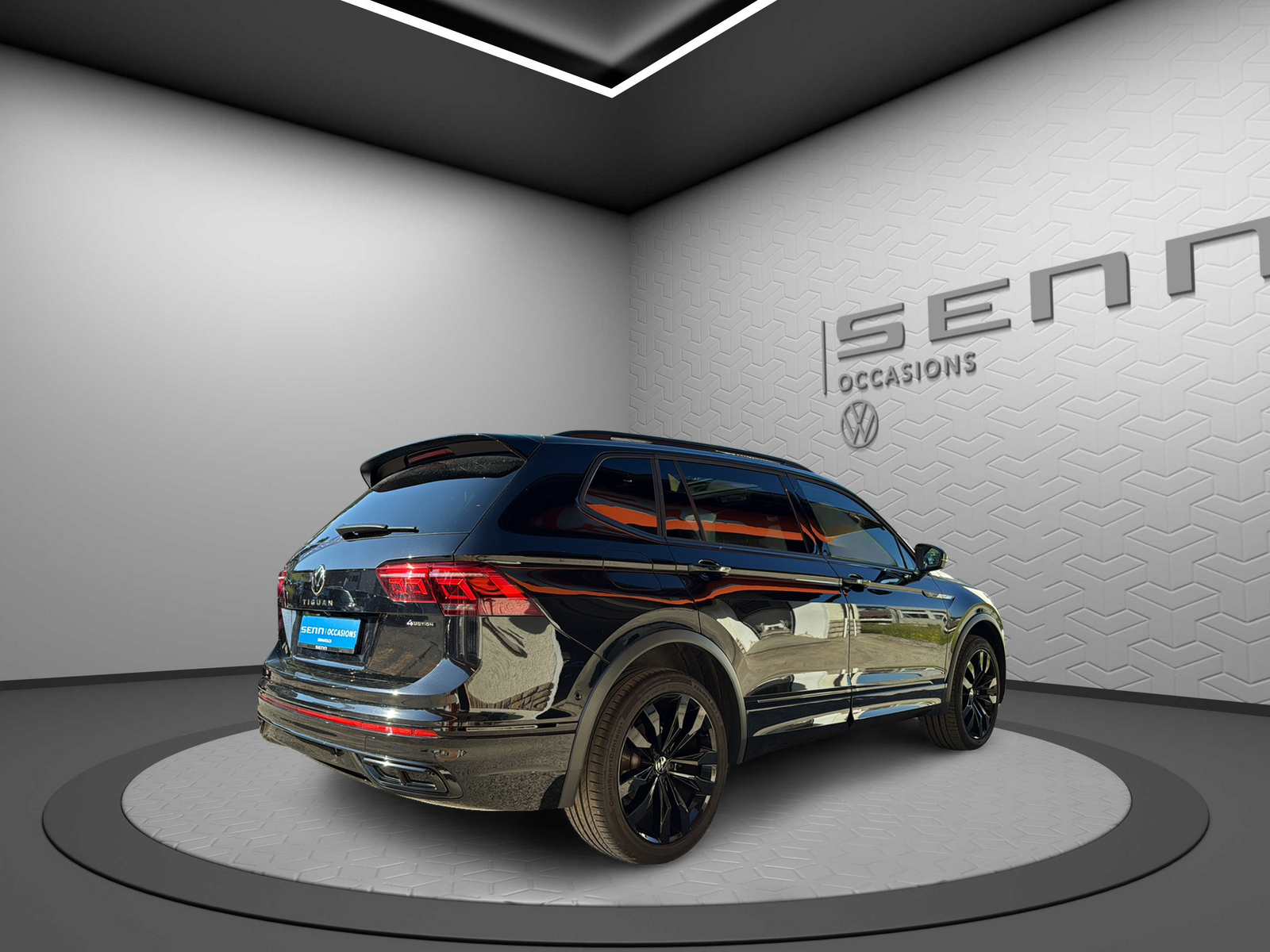 VW Tiguan Allspace 2.0TSI R-Line 4Motion DSG-image-5