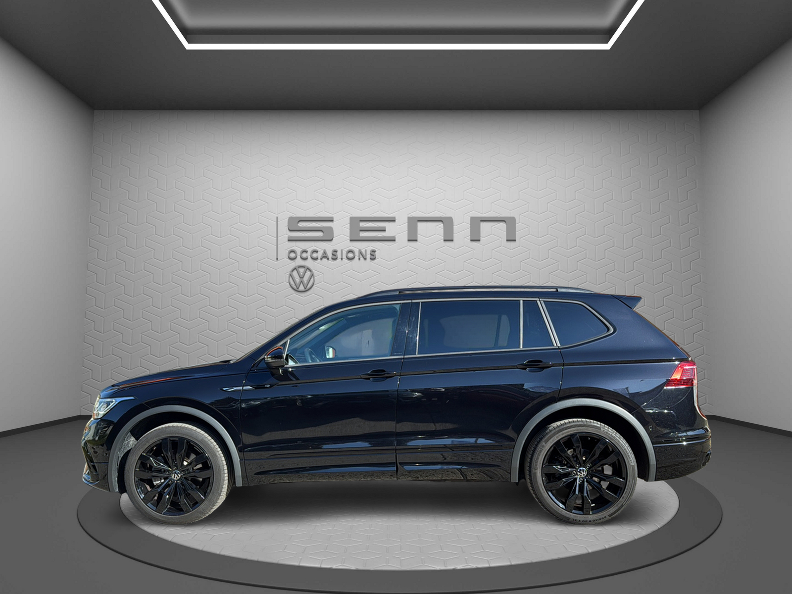 VW Tiguan Allspace 2.0TSI R-Line 4Motion DSG-image-2