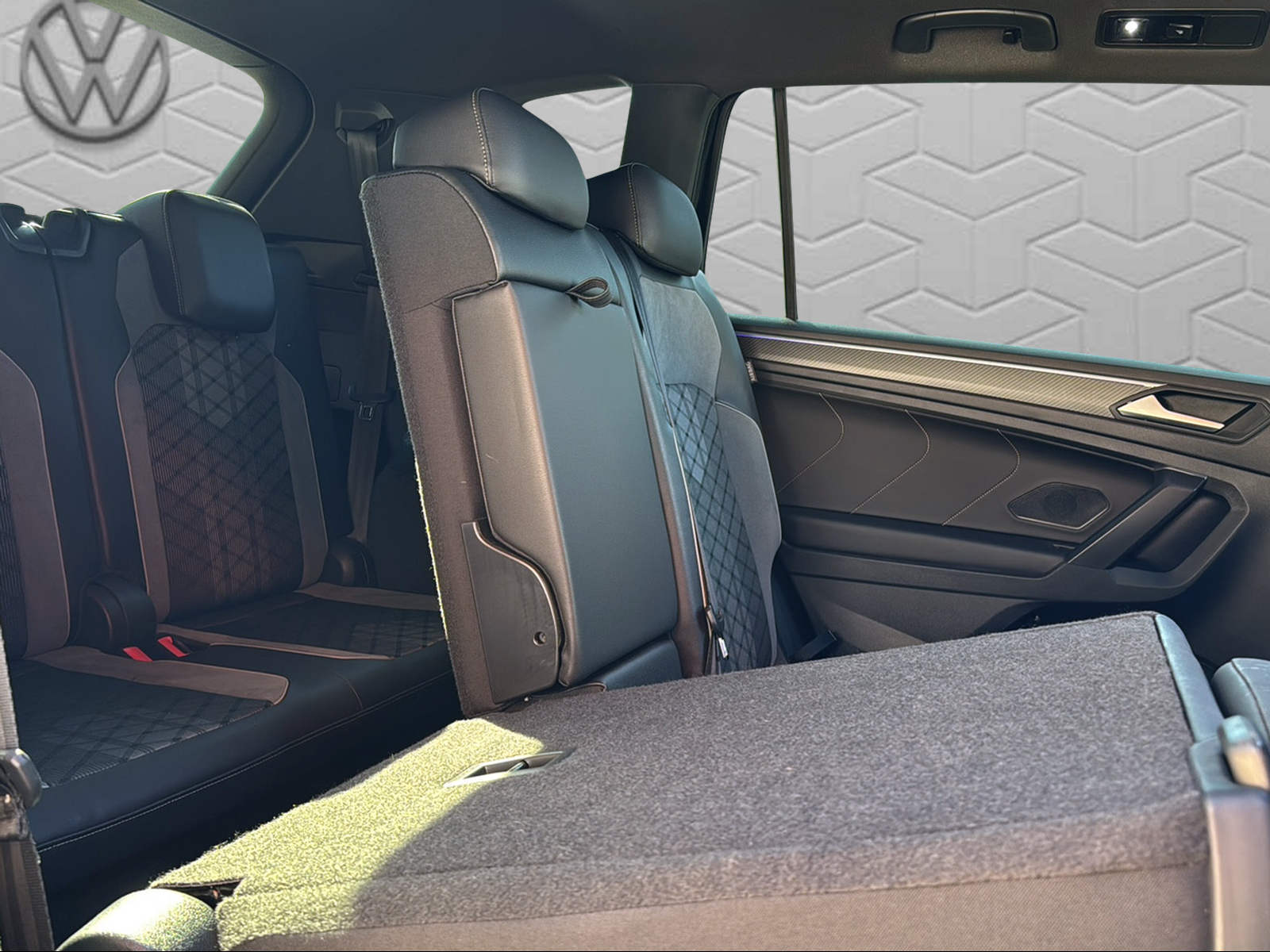 VW Tiguan Allspace 2.0TSI R-Line 4Motion DSG-image-15