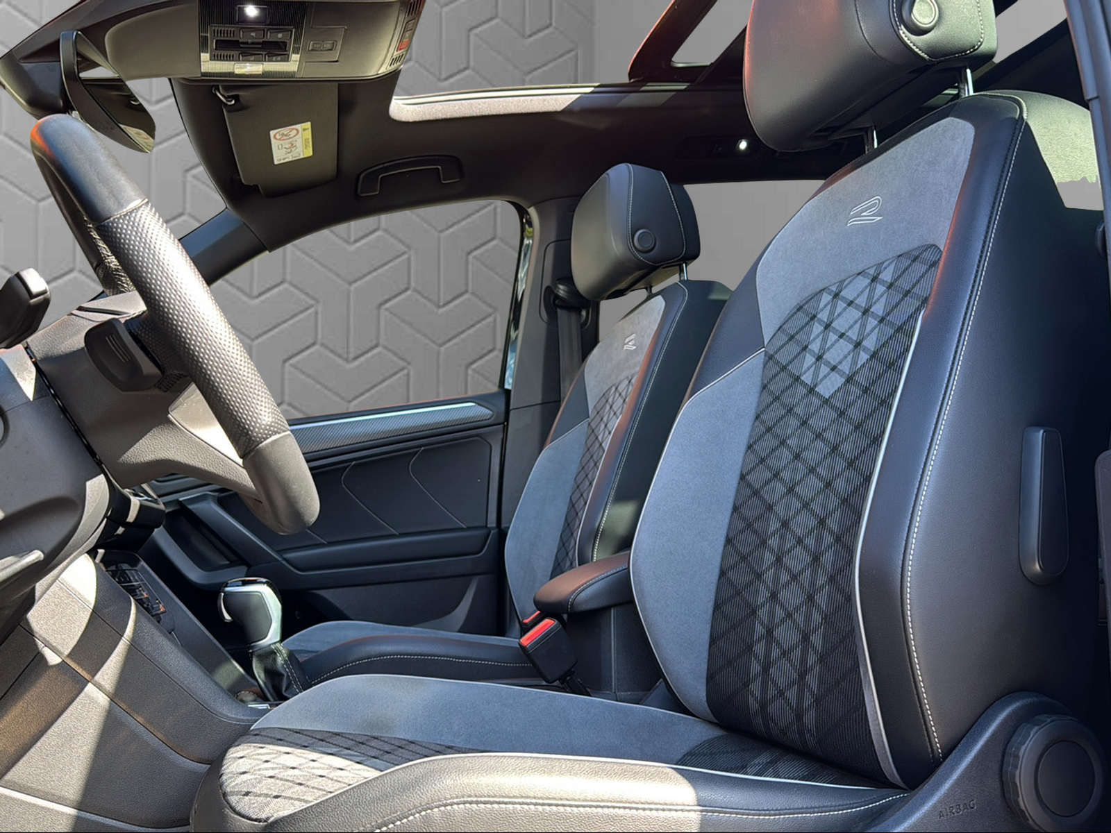 VW Tiguan Allspace 2.0TSI R-Line 4Motion DSG-image-10
