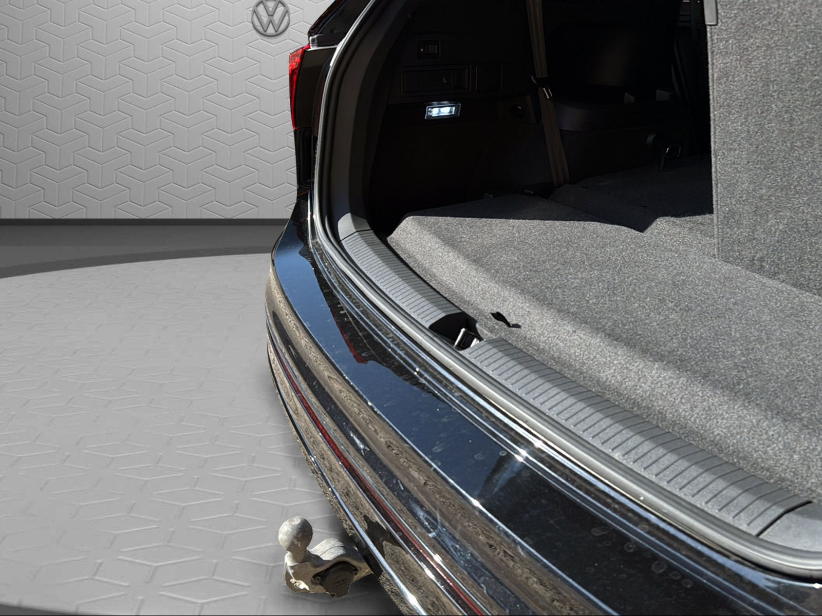 VW Tiguan Allspace 2.0TSI R-Line 4Motion DSG-image-17