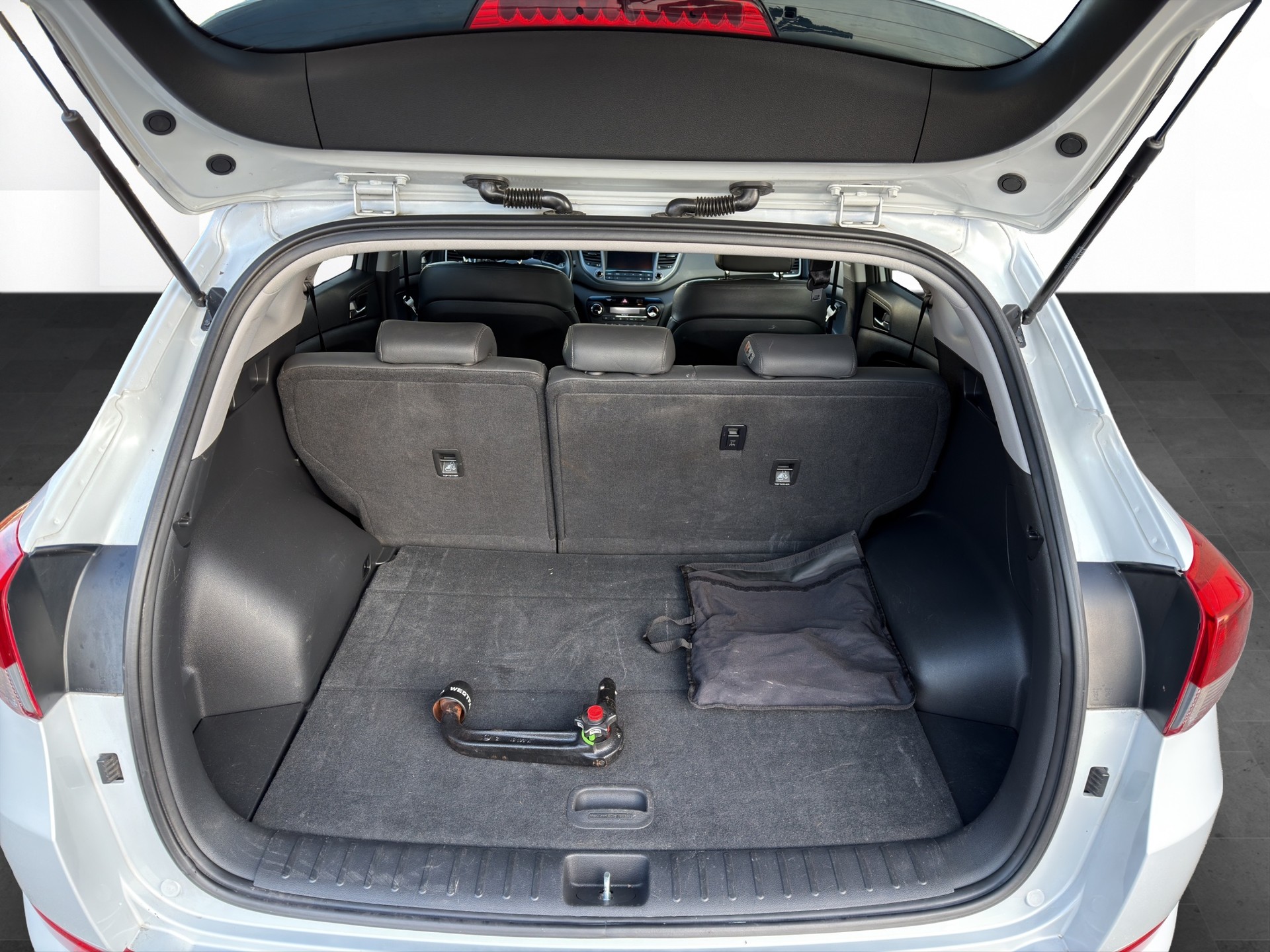 HYUNDAI Tucson 2.0 CRDI Vertex 4WD Automatic-image-9