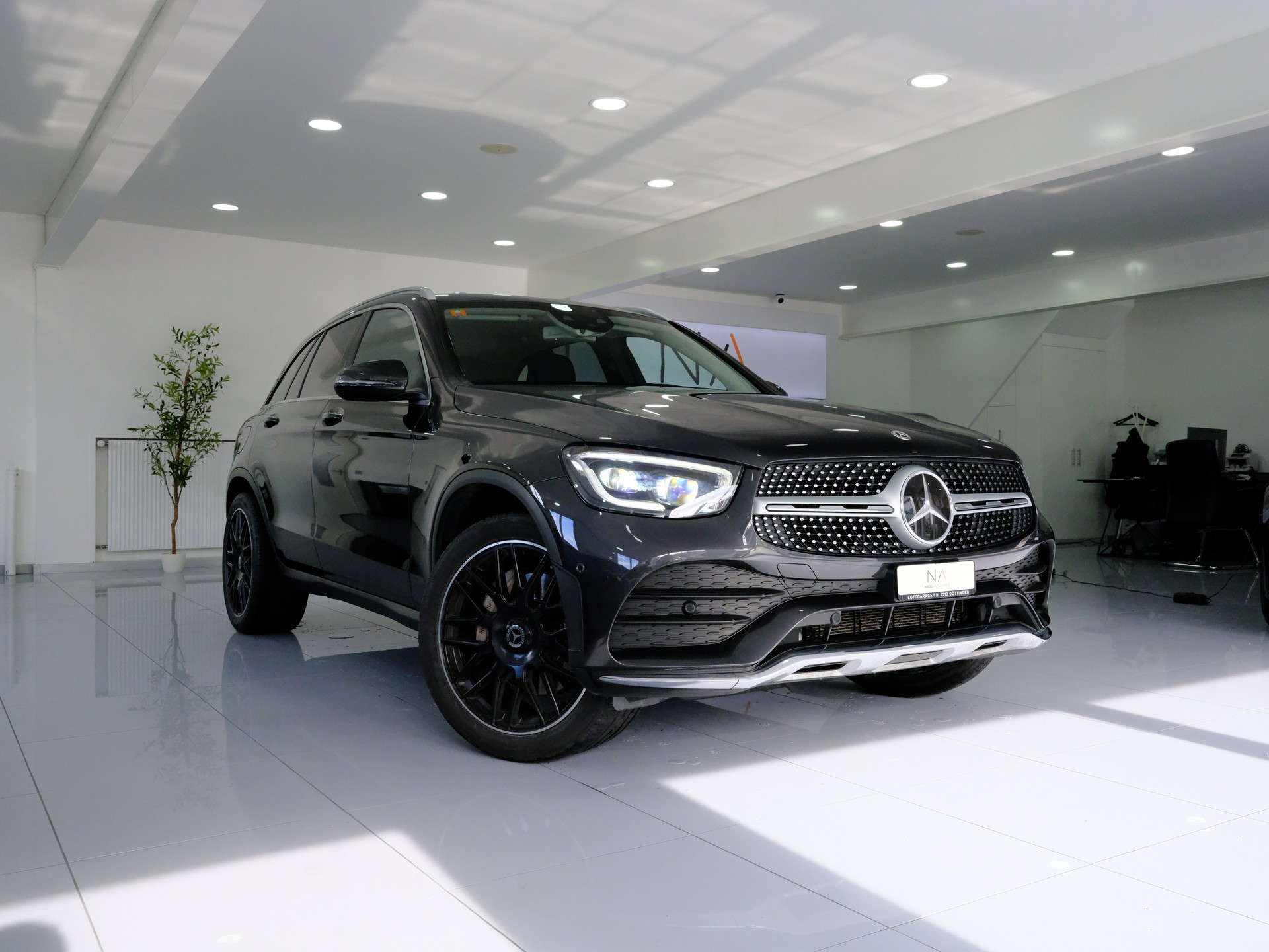 MERCEDES-BENZ GLC 300 AMG Line 4Matic 9G-Tronic