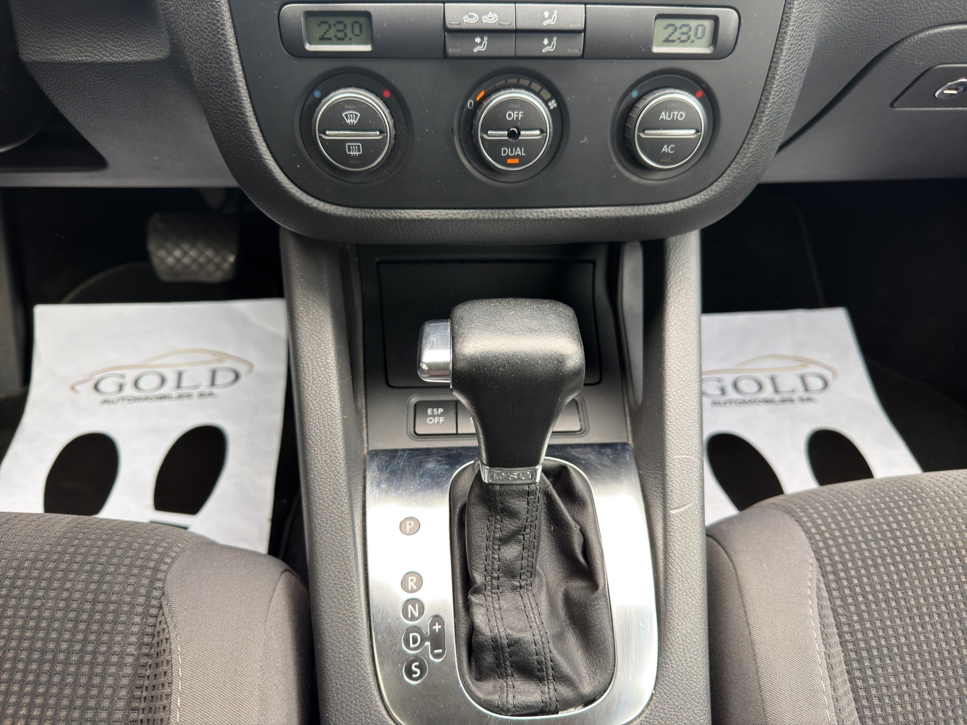 VW Golf Variant 1.4 TSI Comfortline DSG-image-4