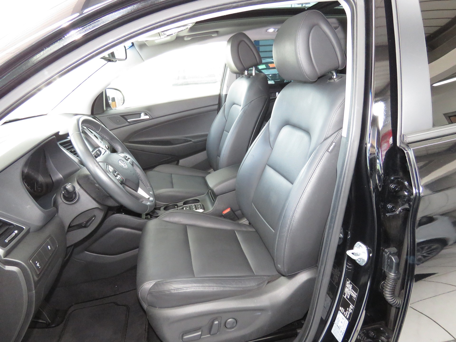 HYUNDAI Tucson 1.6 TGDI Vertex 4WD Automat-image-7