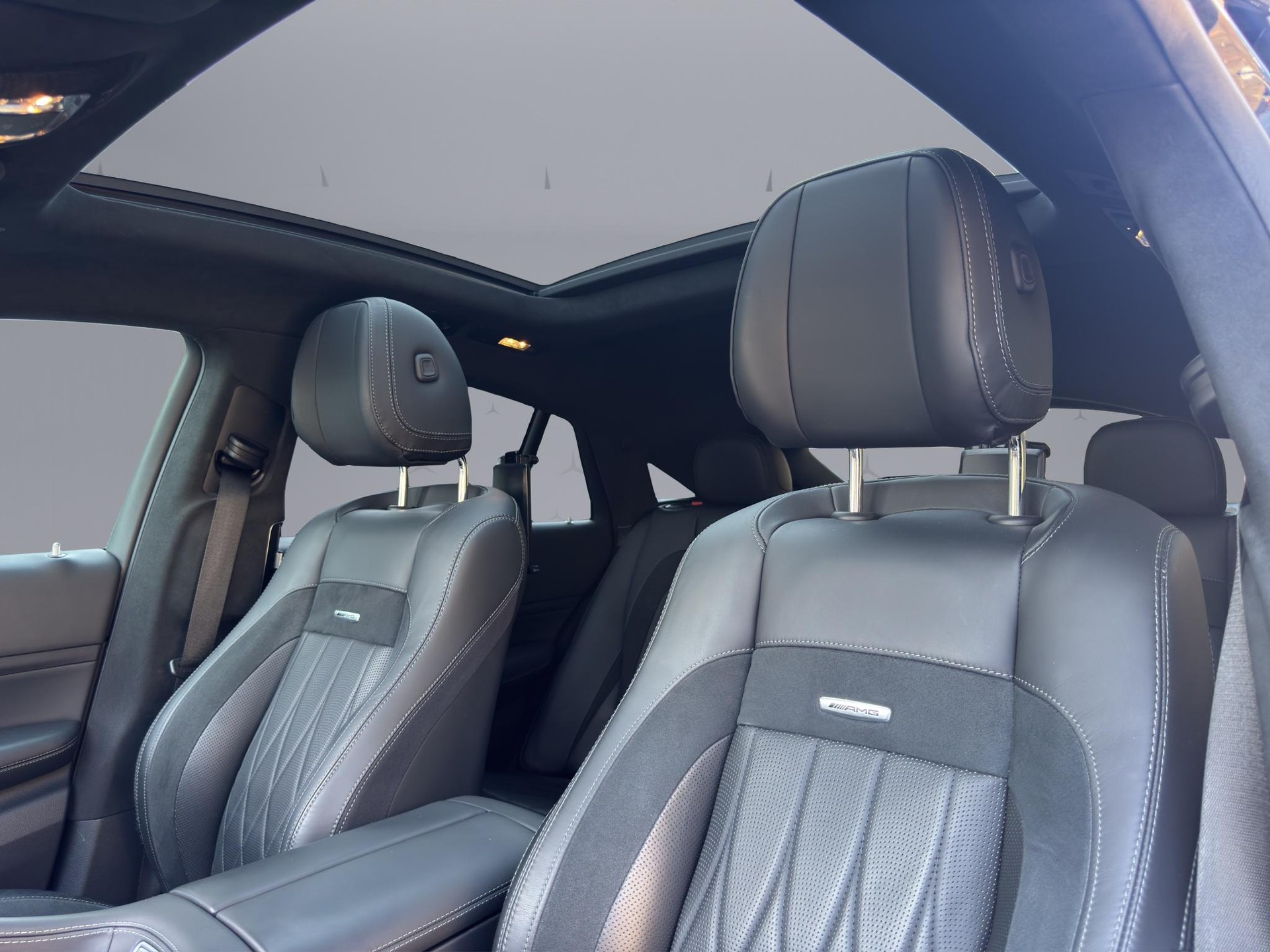 MERCEDES-BENZ GLE 63 S AMG 4matic+ Coupé-image-18
