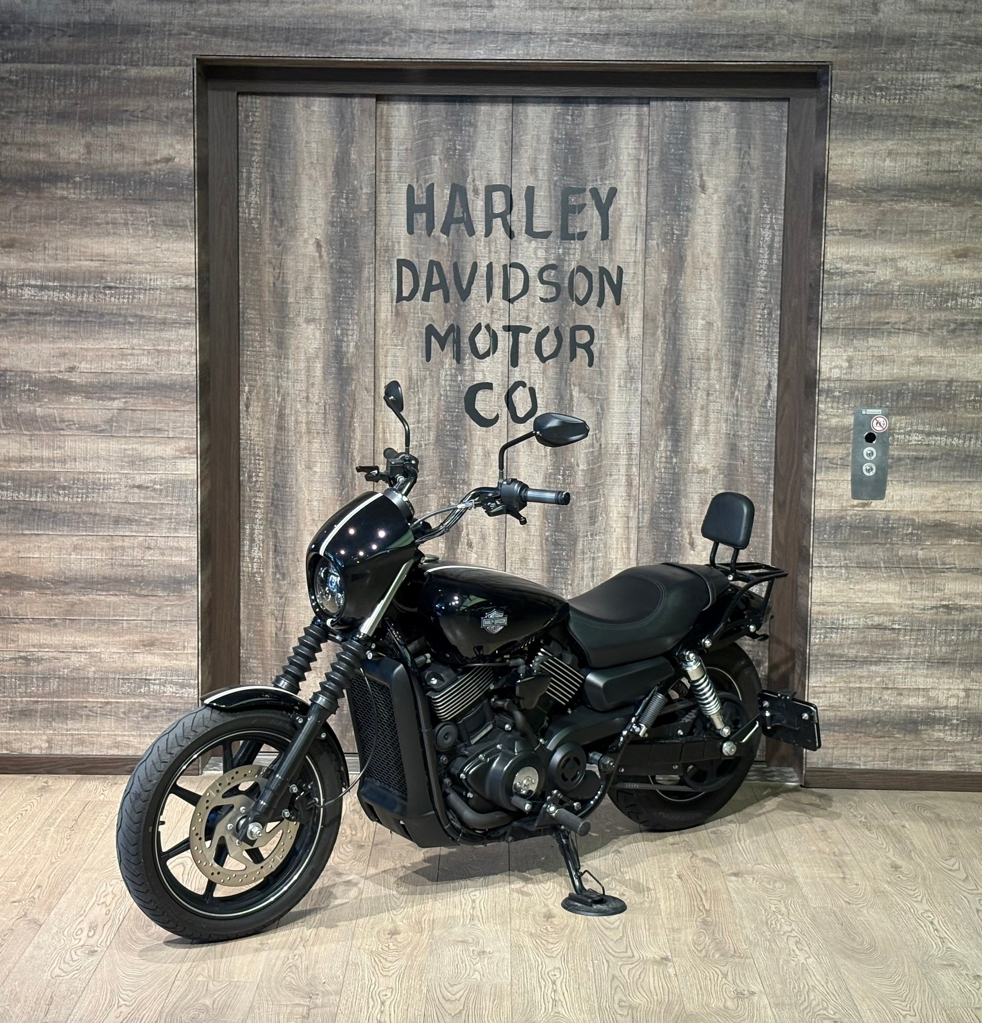 HARLEY-DAVIDSON XG 750-showroom-element-2