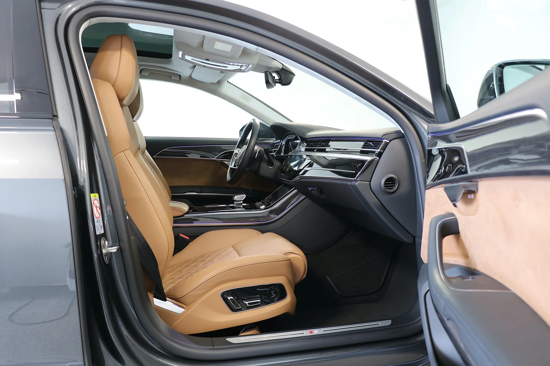 AUDI S8 4.0 V8 TFSI quattro tiptronic-image-13