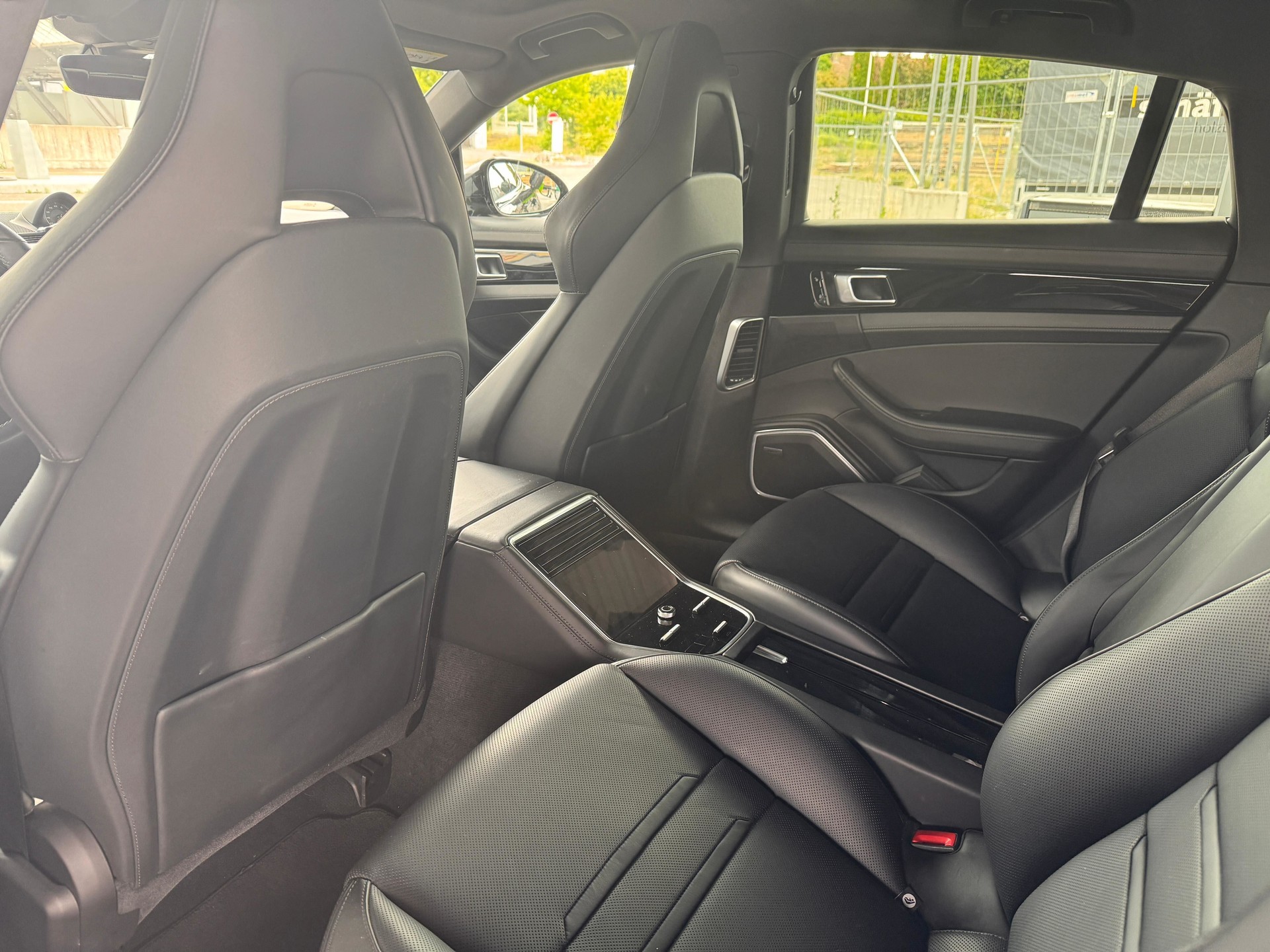 PORSCHE Panamera 4 E-Hybrid PDK-image-6