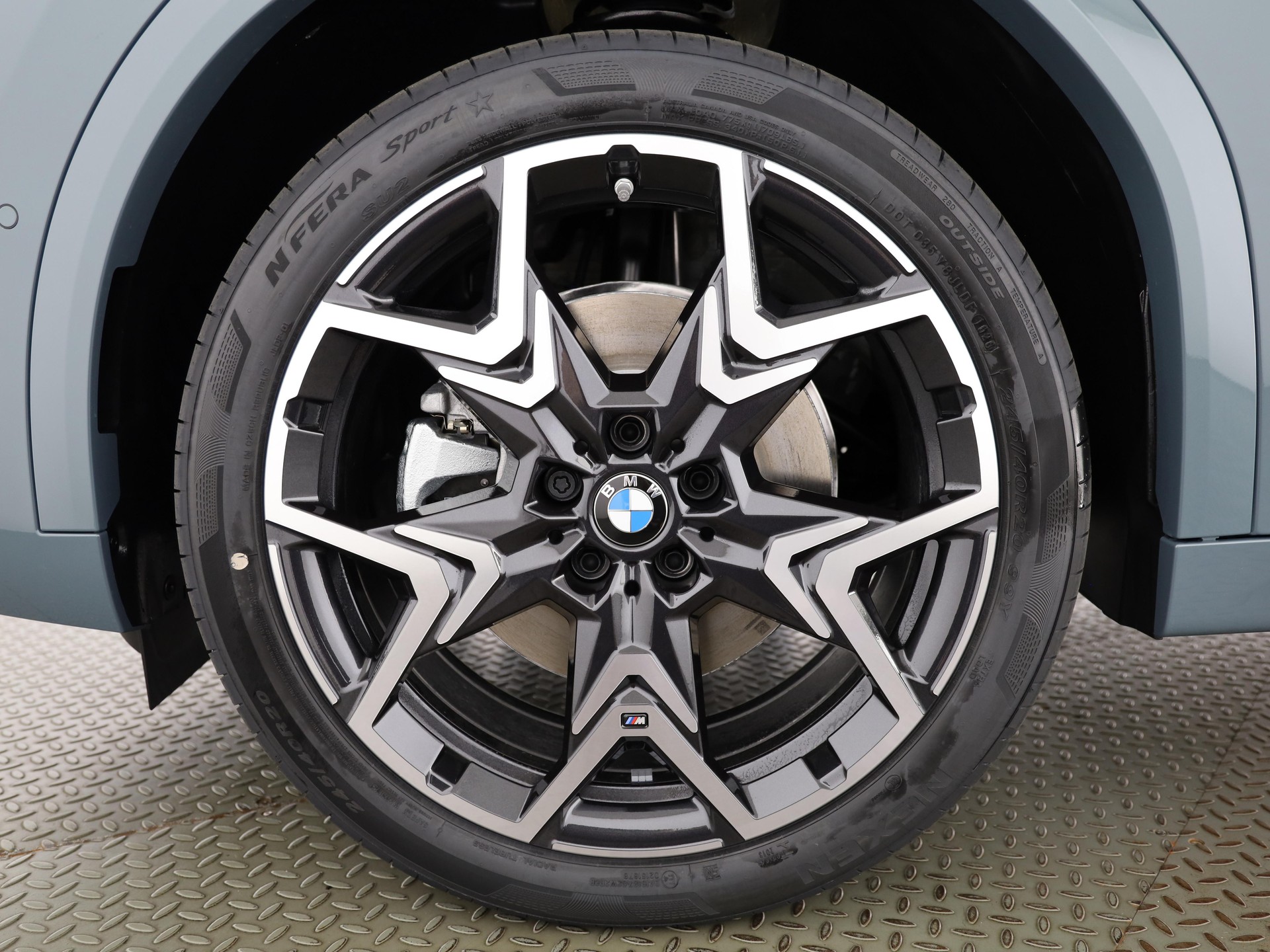 BMW iX2 30 xDrive-image-20