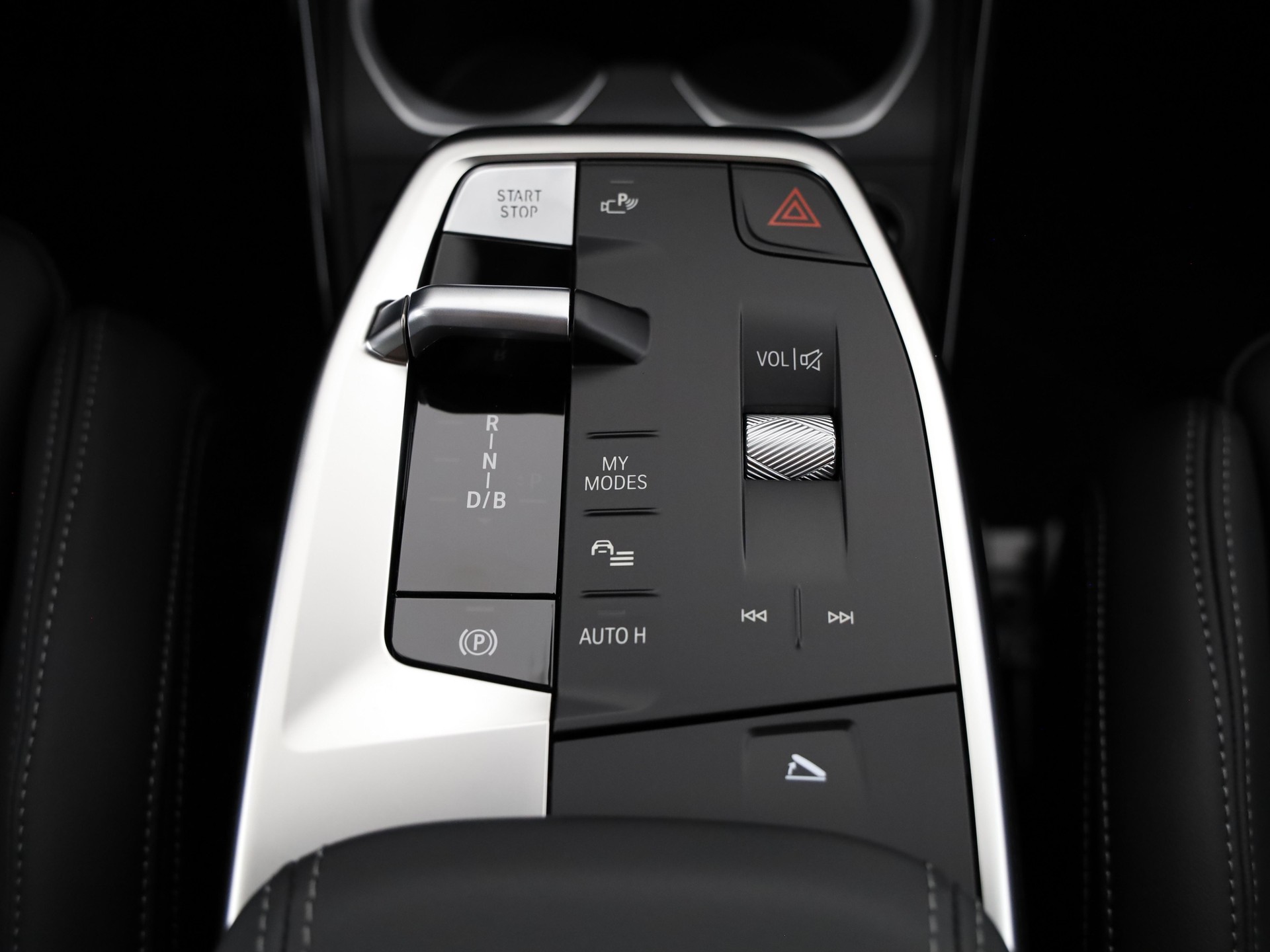 BMW iX2 30 xDrive-image-17