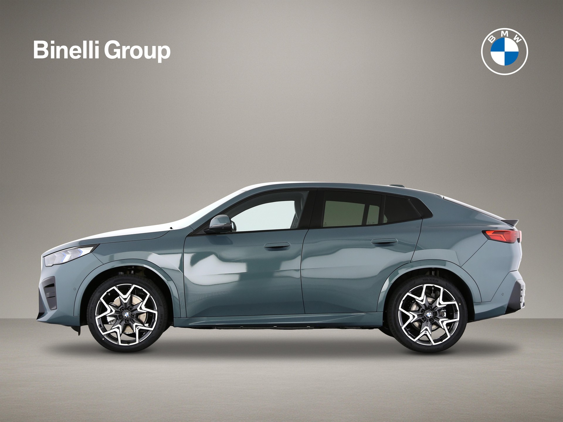 BMW iX2 30 xDrive-image-1
