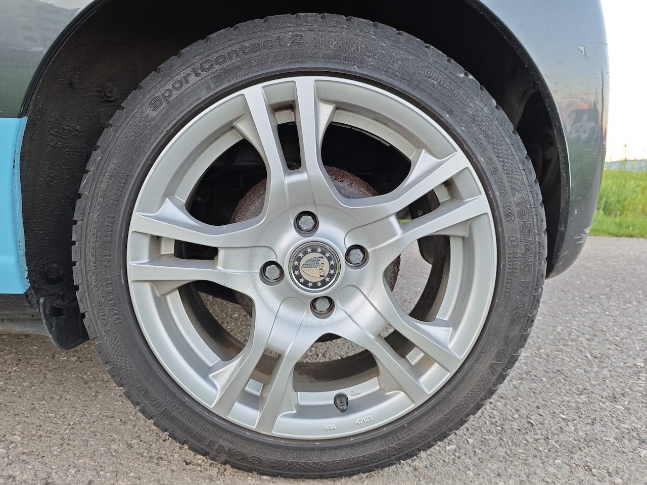 PEUGEOT 107 1.0 Swiss Edition-image-9