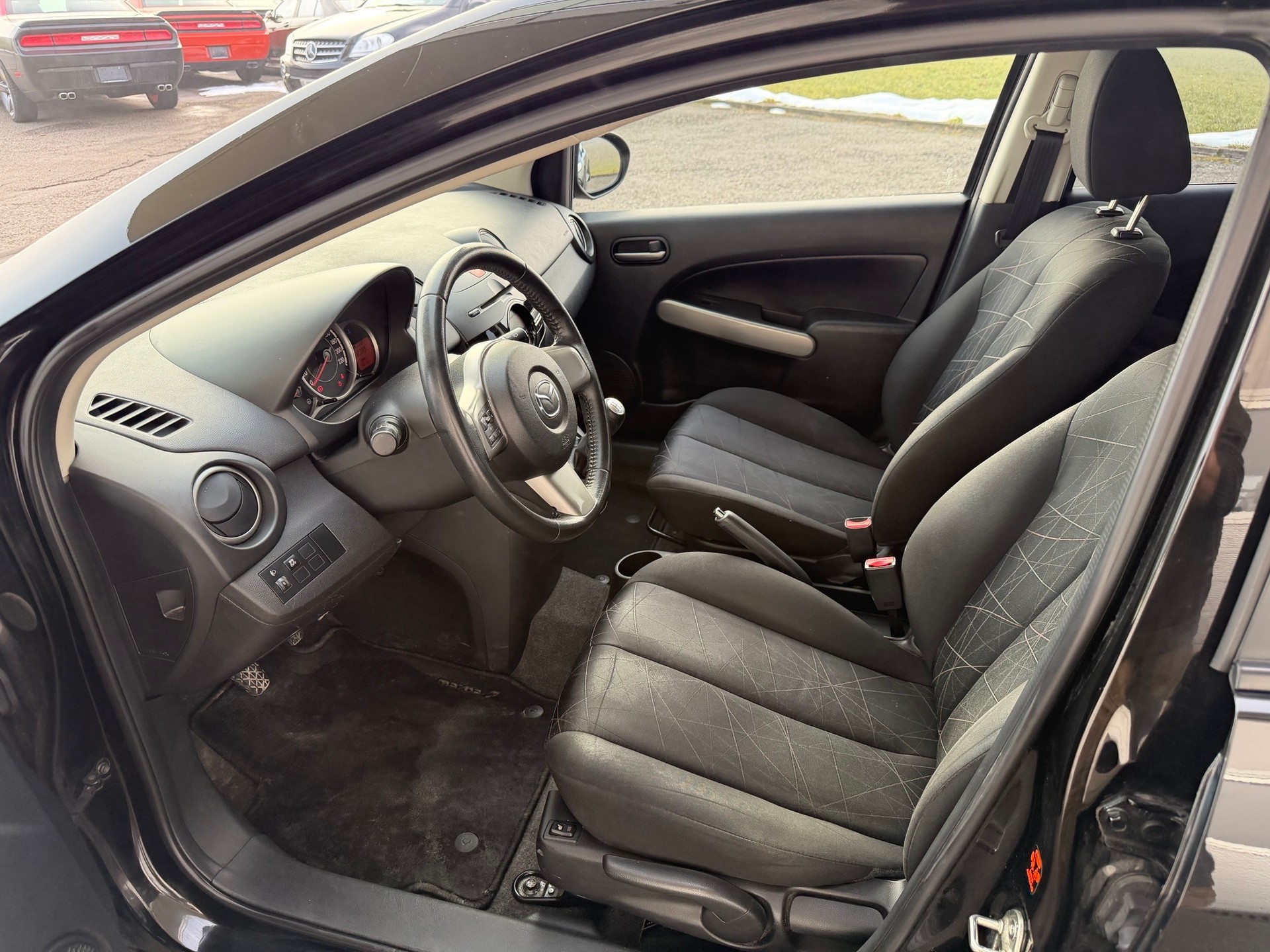 MAZDA 2 1.3i 16V Exclusive-image-9