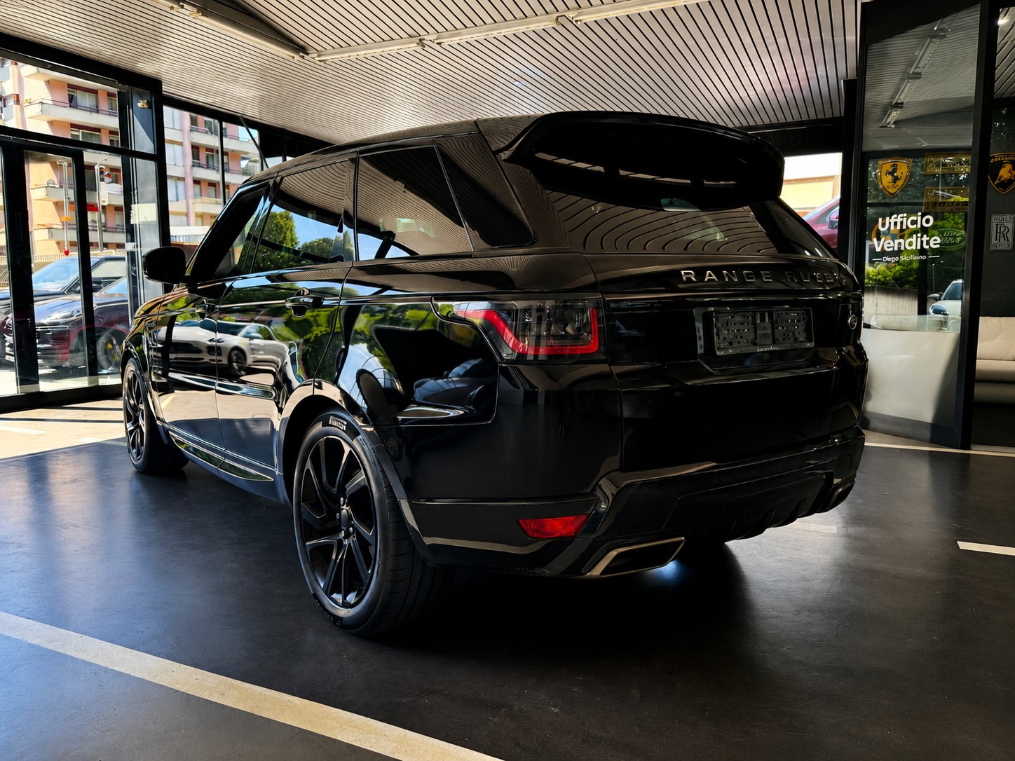 LAND ROVER Range Rover Sport 3.0 SDV6 HSE Dynamic Automatic-image-3