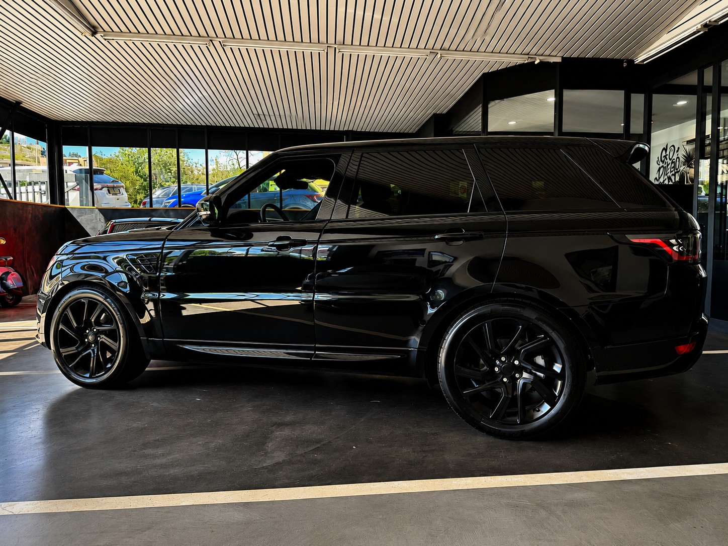 LAND ROVER Range Rover Sport 3.0 SDV6 HSE Dynamic Automatic-image-2