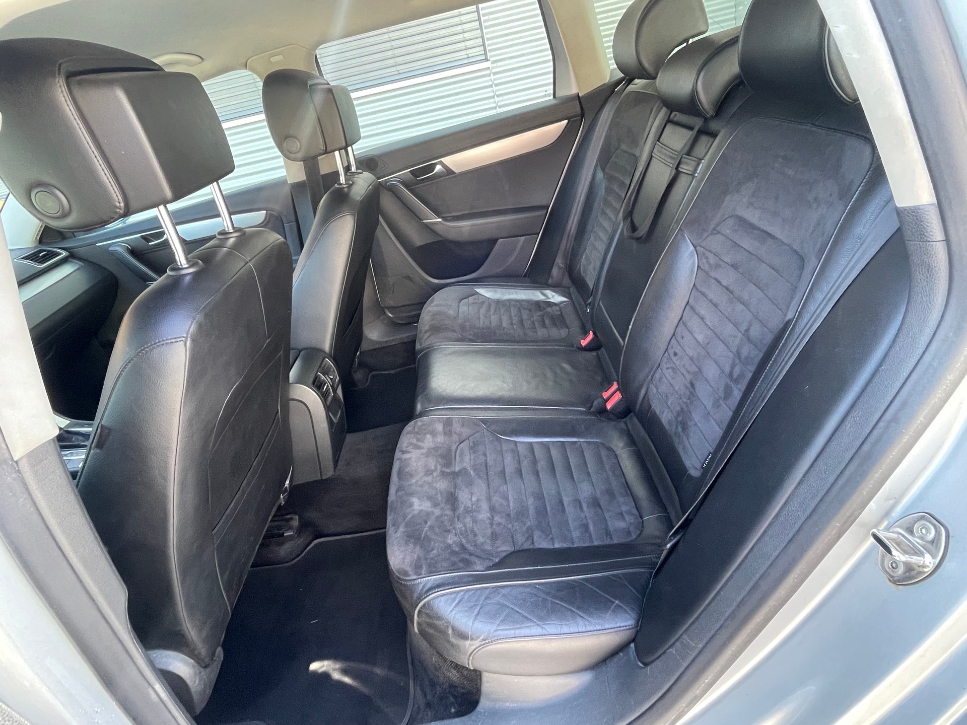 VW Passat Variant 2.0 TDI BMT Highline DSG-image-13