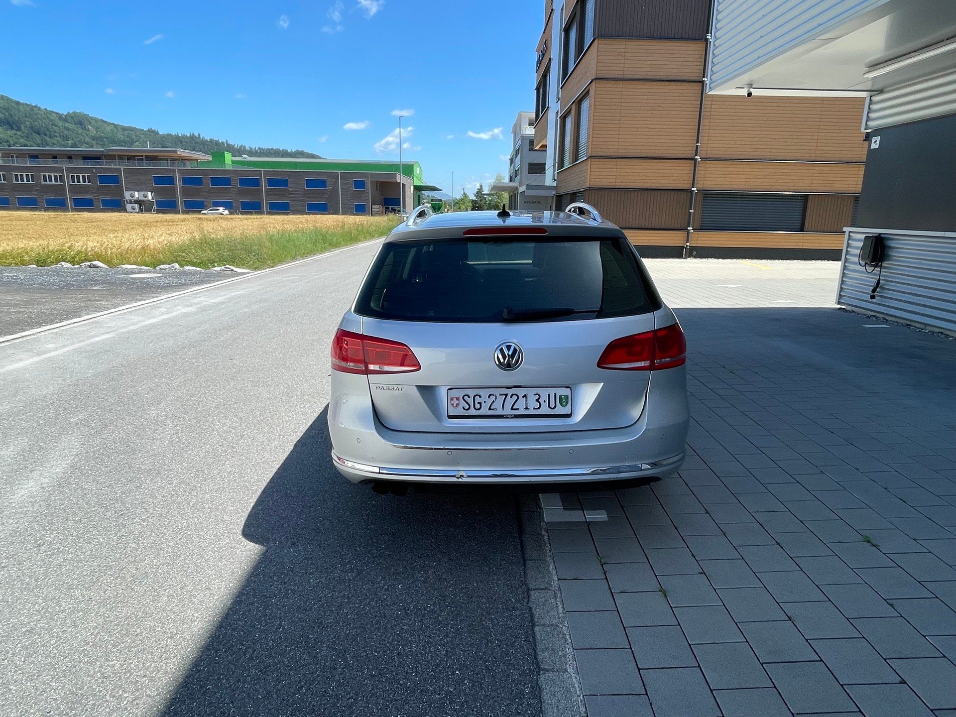 VW Passat Variant 2.0 TDI BMT Highline DSG-image-6
