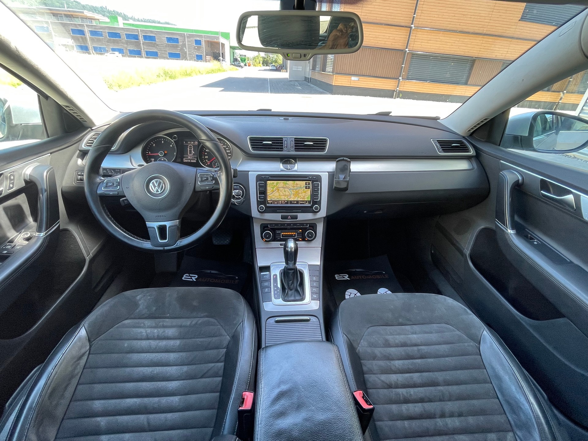 VW Passat Variant 2.0 TDI BMT Highline DSG-image-1