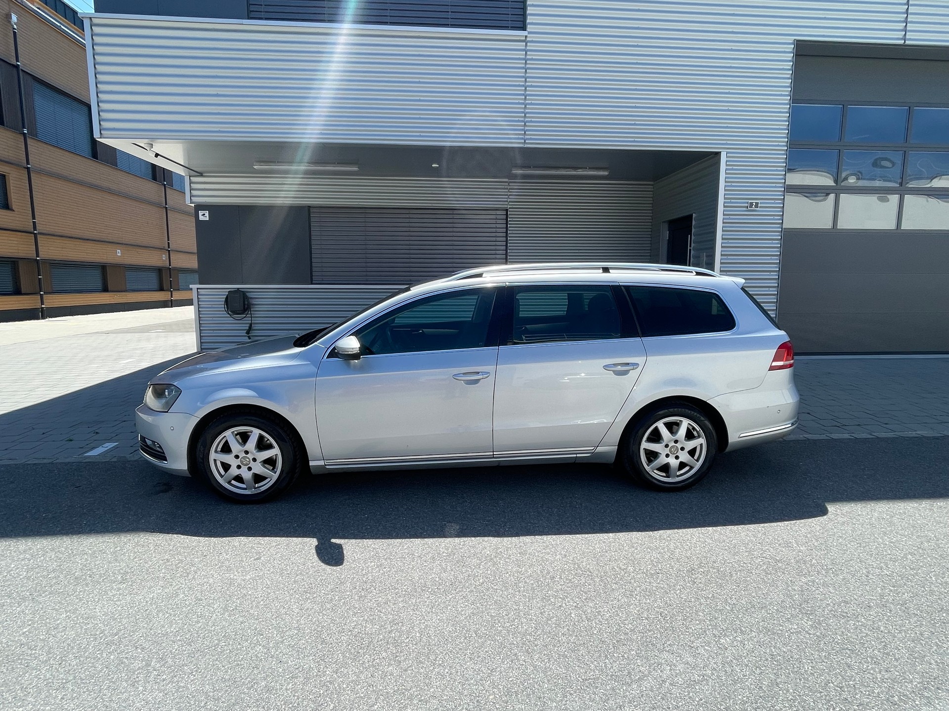 VW Passat Variant 2.0 TDI BMT Highline DSG-image-5