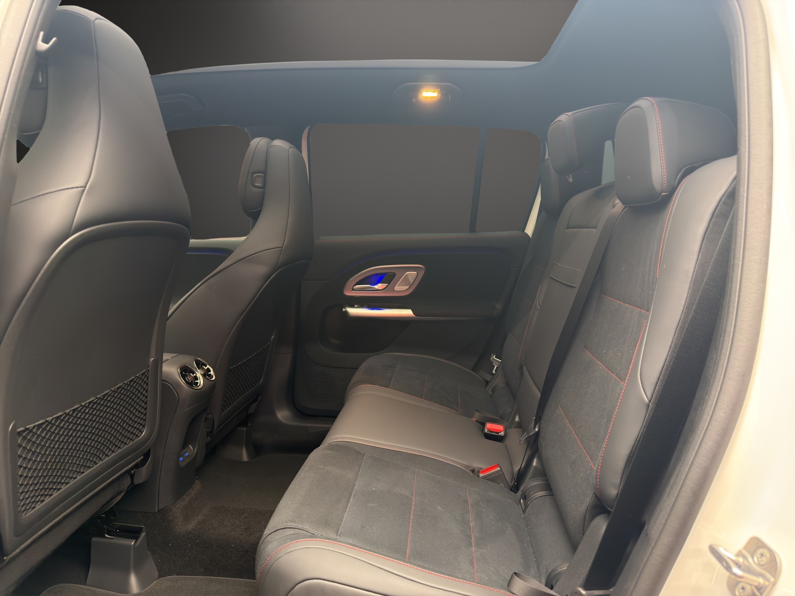 MERCEDES-BENZ GLB 220 4MATIC-image-8
