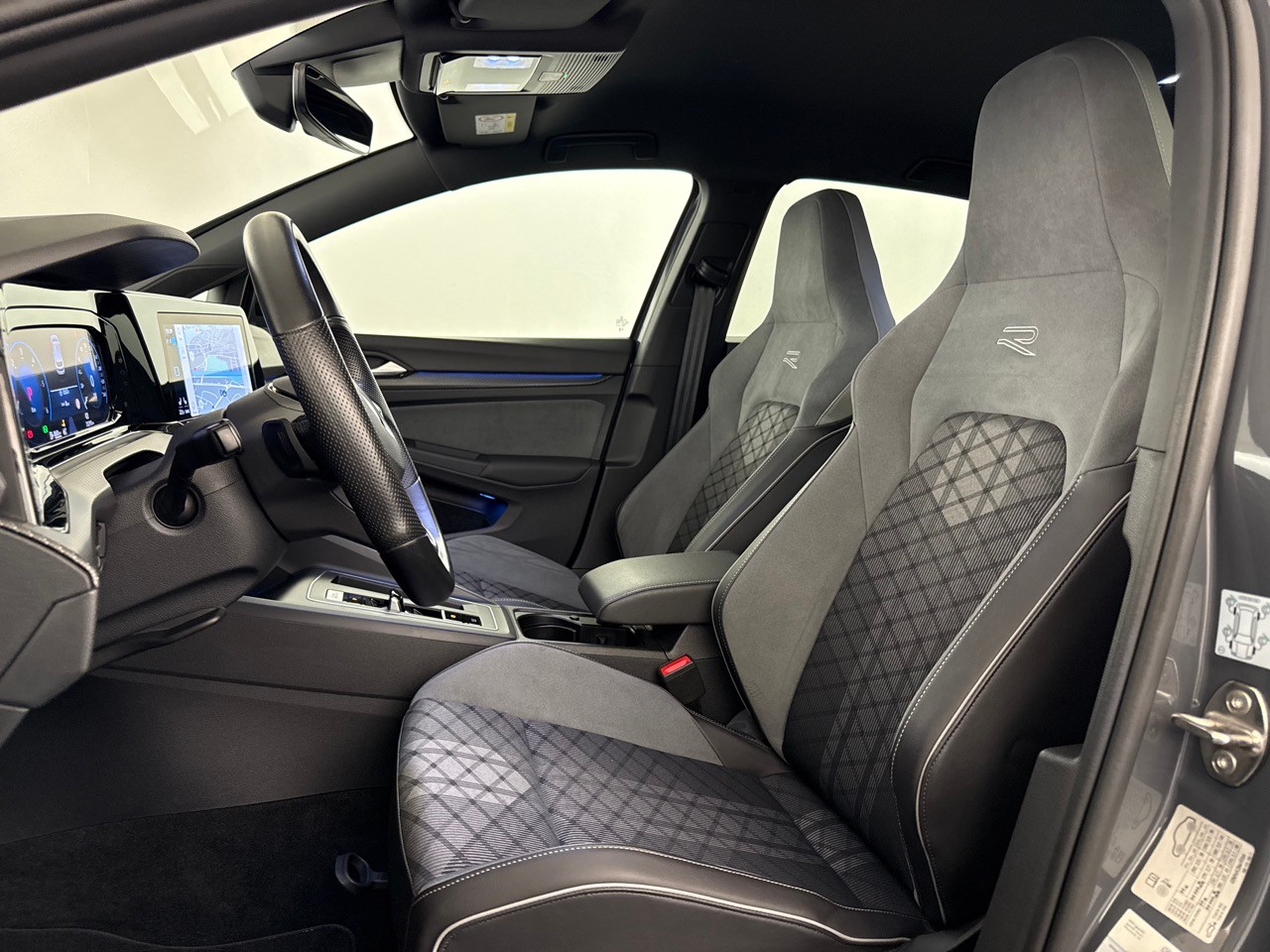 VW Golf 2.0 TDI R-Line DSG-image-13