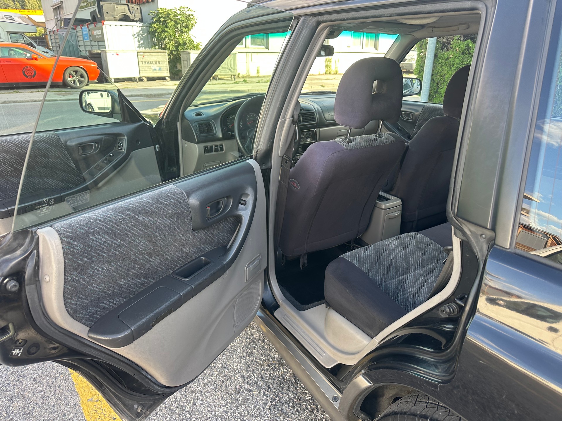 SUBARU FORESTER-image-9