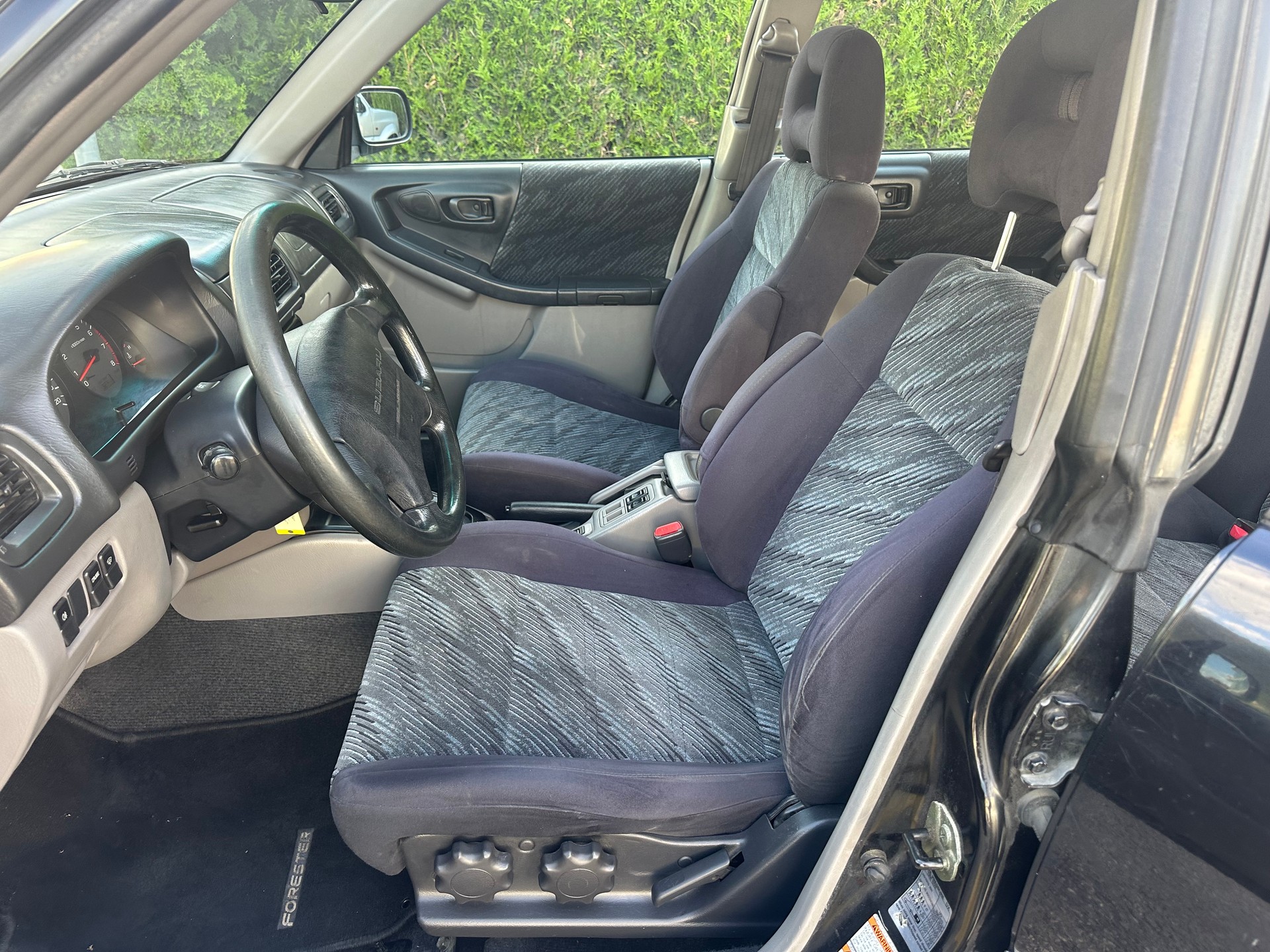 SUBARU FORESTER-image-8