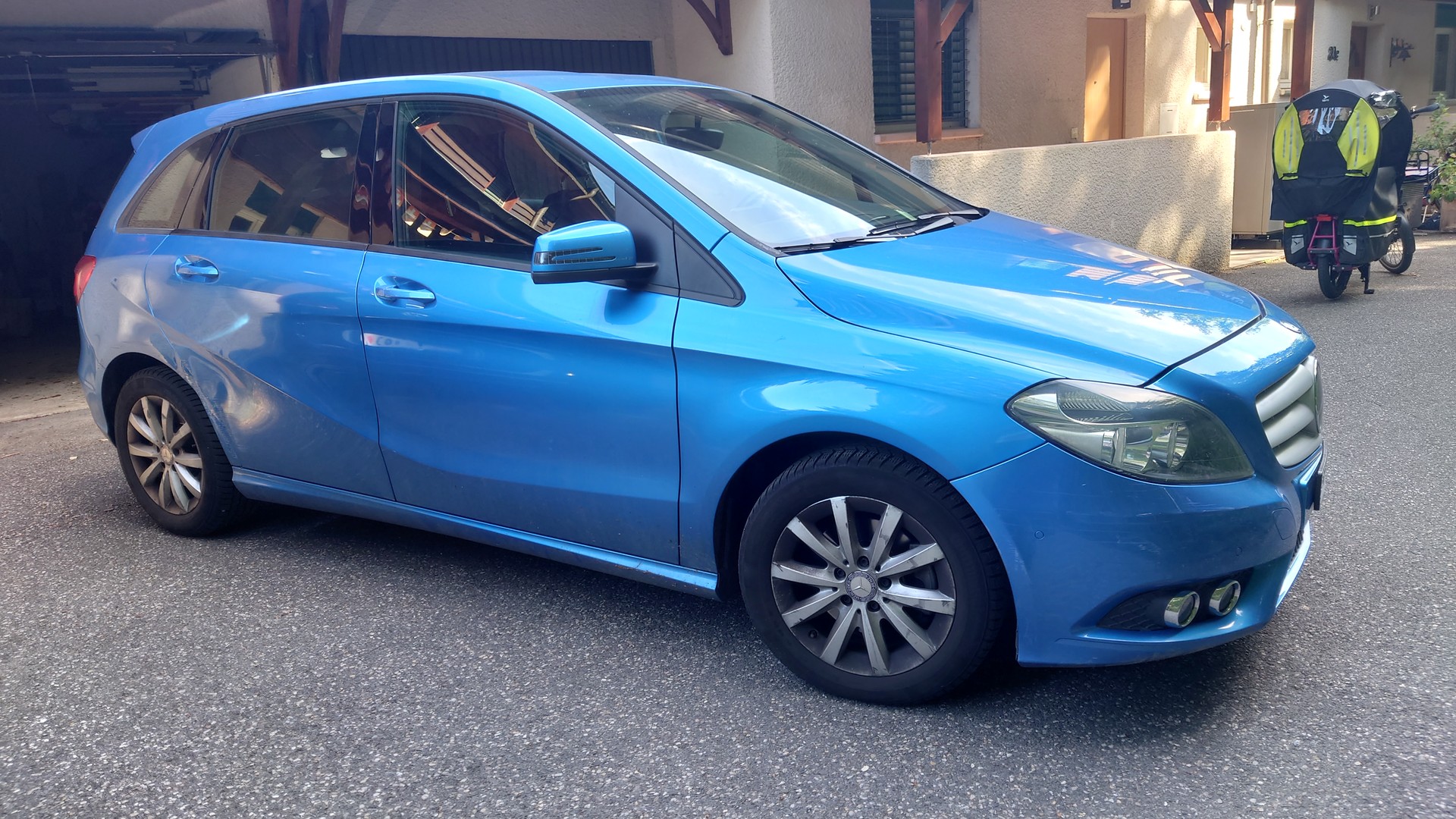 MERCEDES-BENZ B 220 4m-image-1