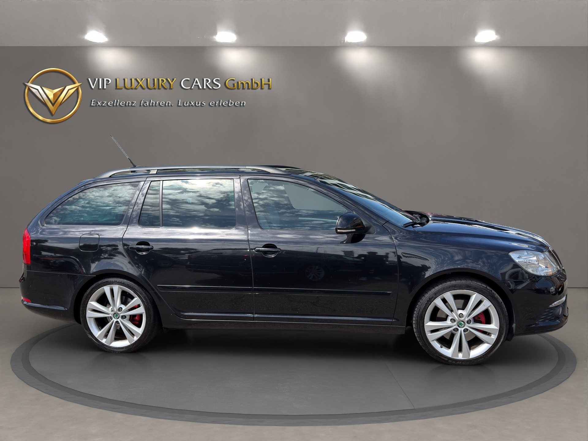 SKODA Octavia Combi 2.0 TSI RS DSG 200 PS Frisch Ab MFK & Service-image-9