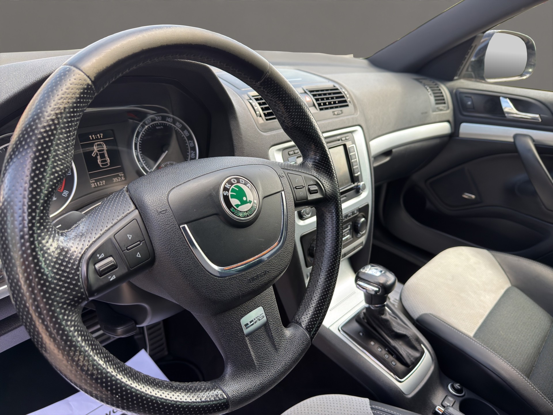 SKODA Octavia Combi 2.0 TSI RS DSG 200 PS Frisch Ab MFK & Service-image-11
