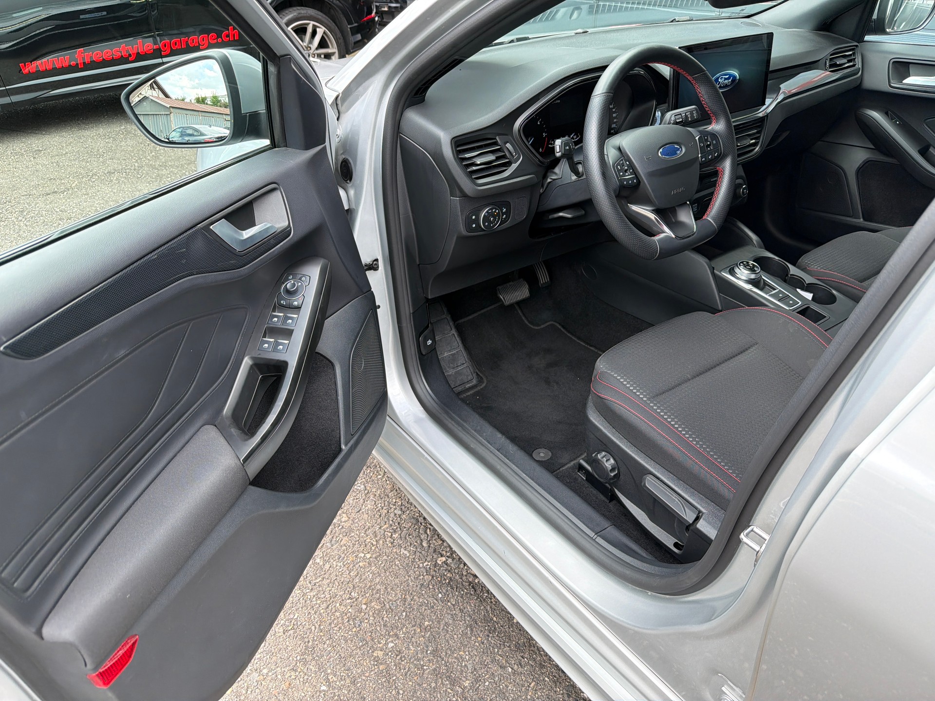 FORD Focus 1.5 TDCi EcoBlue ST-Line Automatic-image-7
