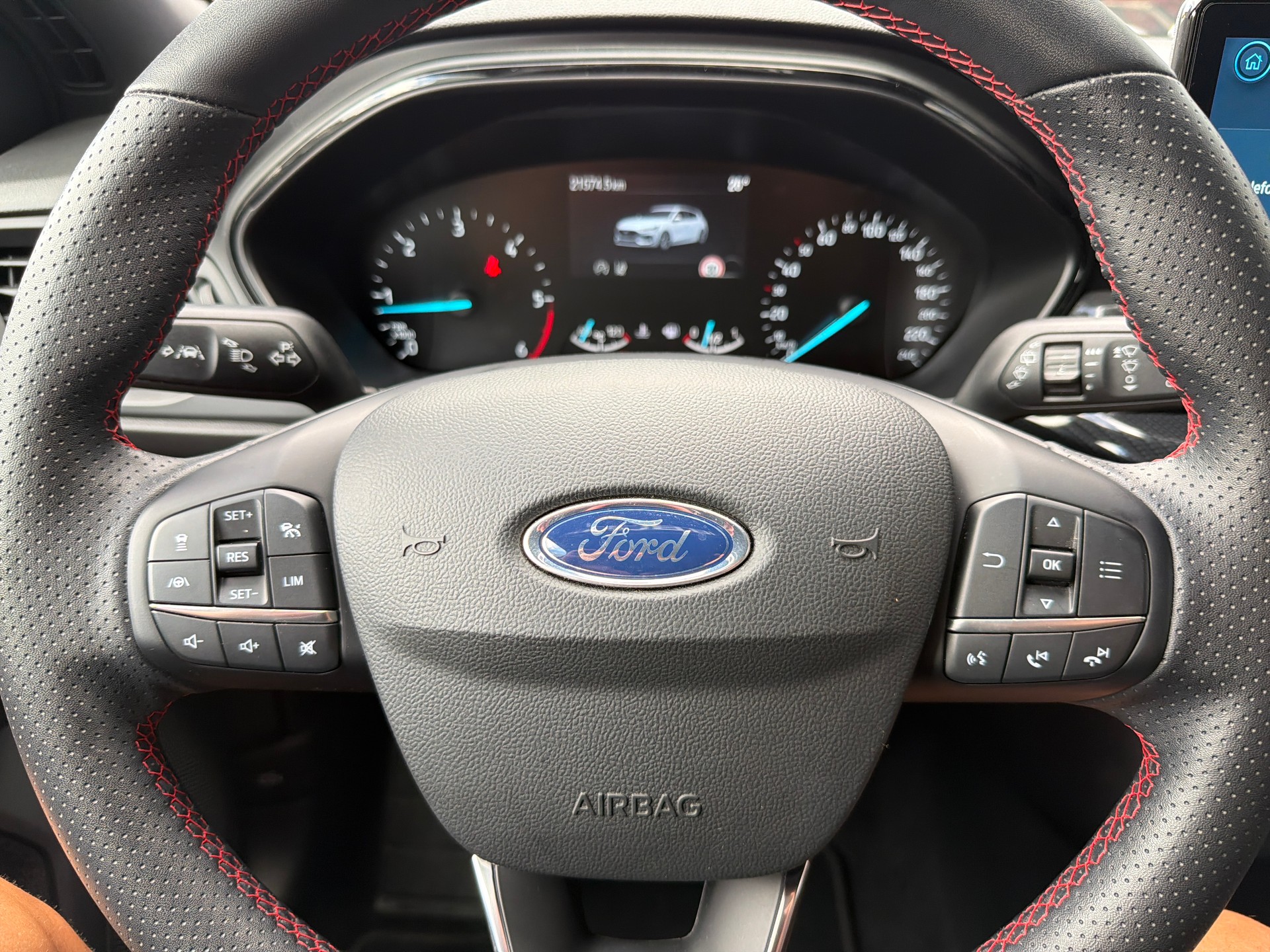FORD Focus 1.5 TDCi EcoBlue ST-Line Automatic-image-14