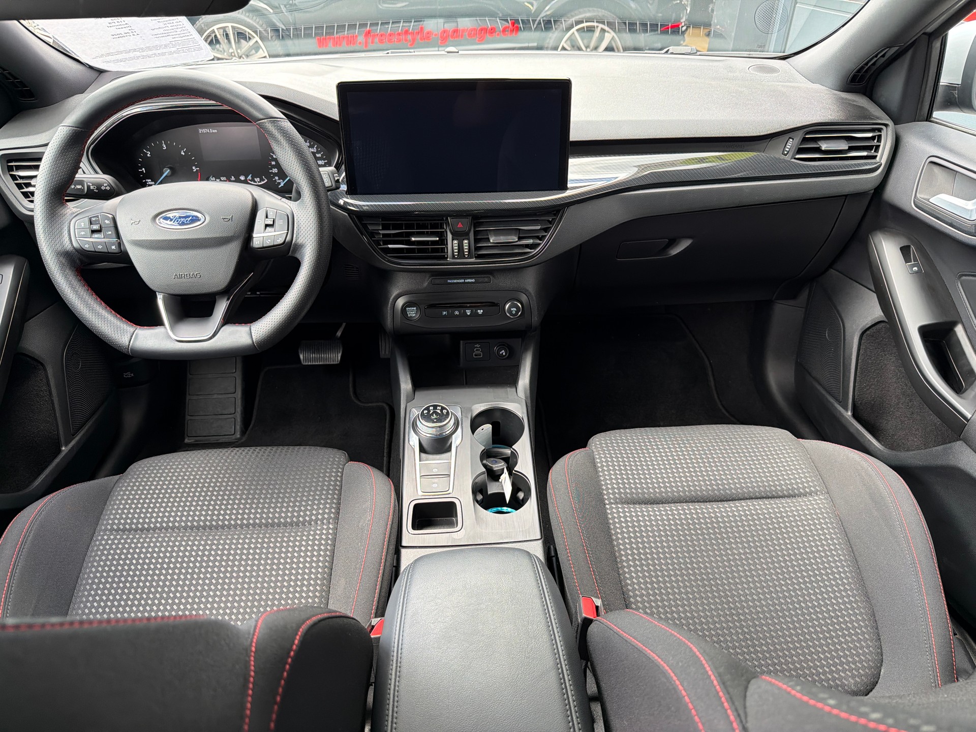 FORD Focus 1.5 TDCi EcoBlue ST-Line Automatic-image-9
