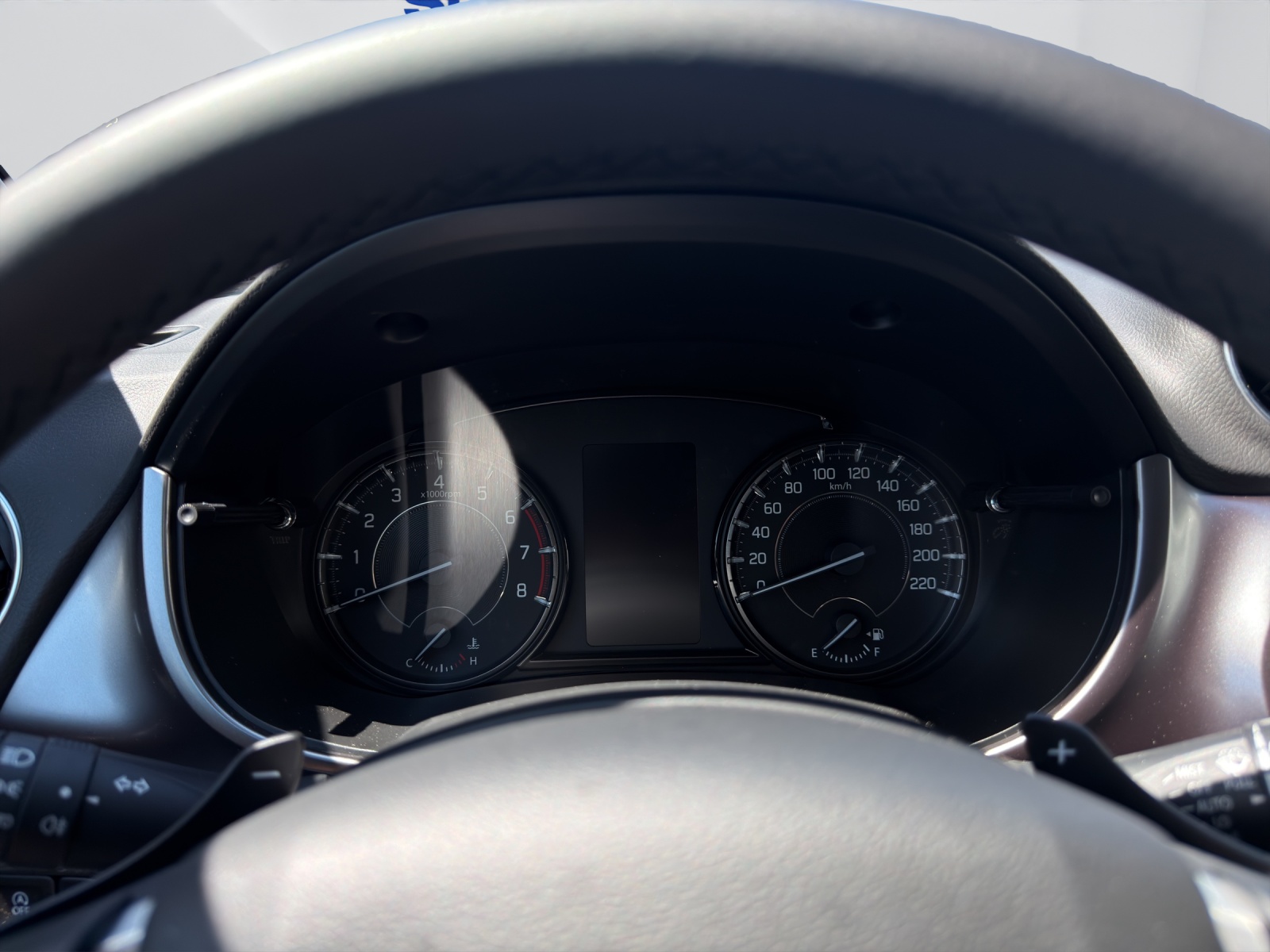 SUZUKI Vitara 1.4 T Sakura Hybrid 4x4-image-18