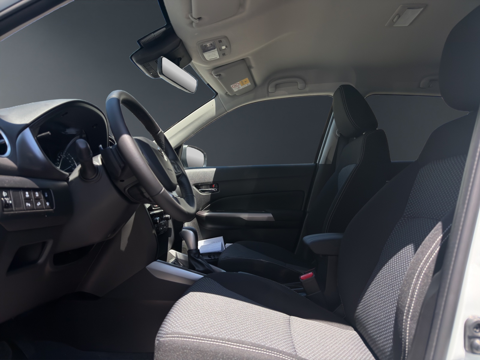 SUZUKI Vitara 1.4 T Sakura Hybrid 4x4-image-10