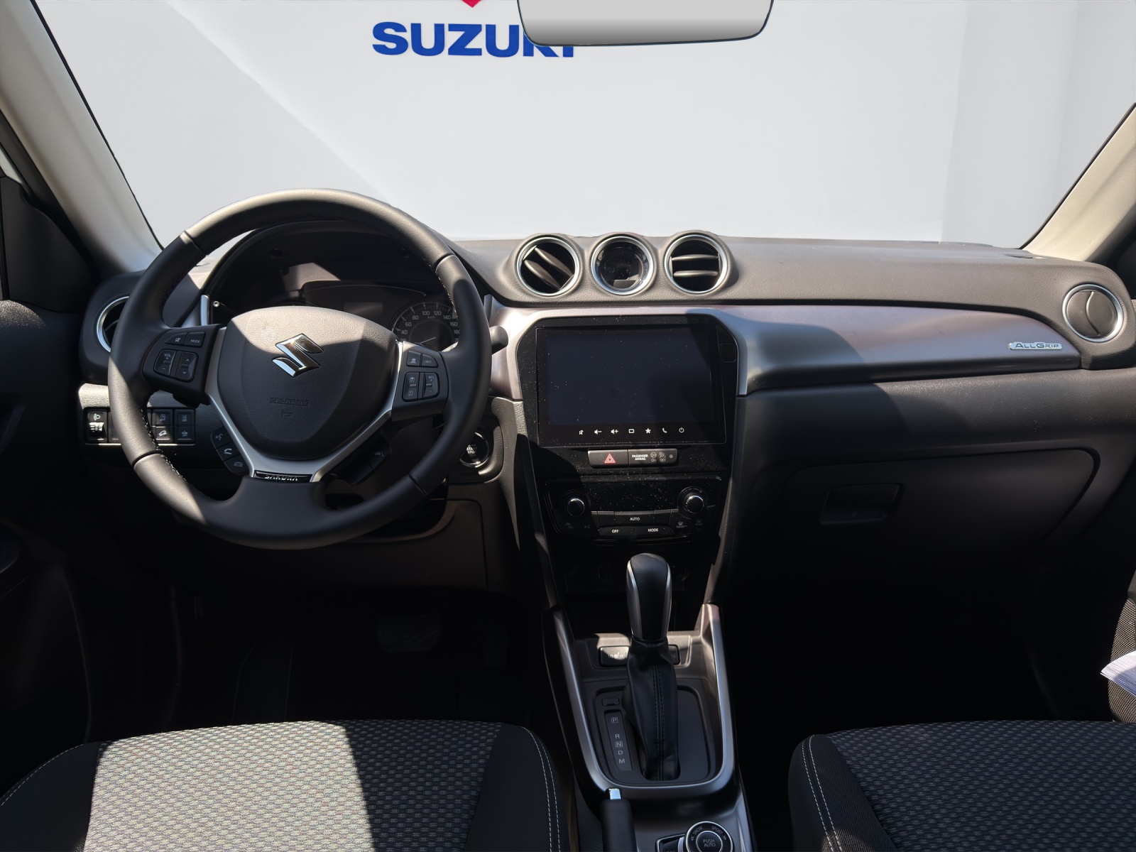 SUZUKI Vitara 1.4 T Sakura Hybrid 4x4-image-15