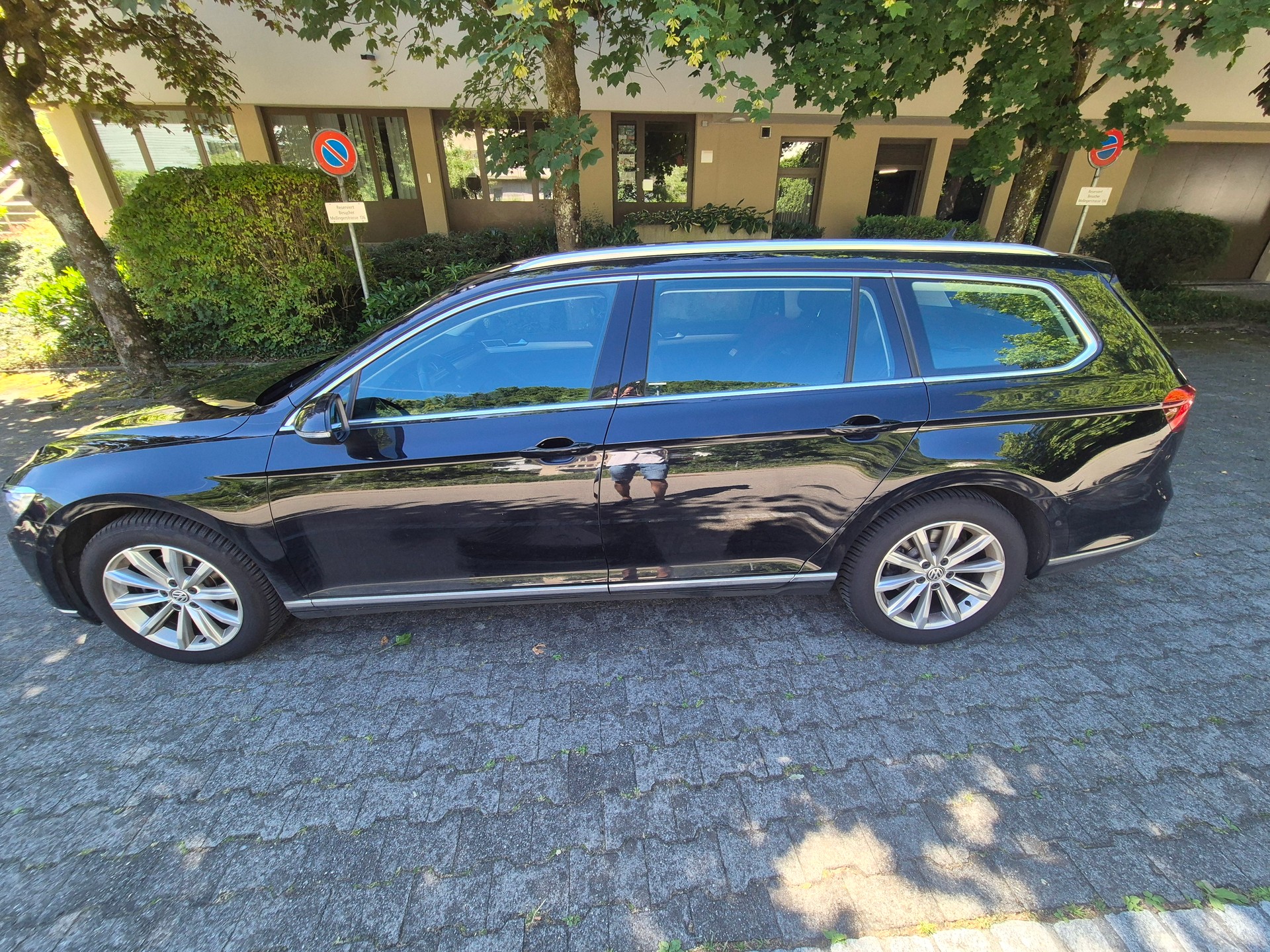 VW Passat Variant 2.0 TDI BMT Highline DSG 4Motion-image-3