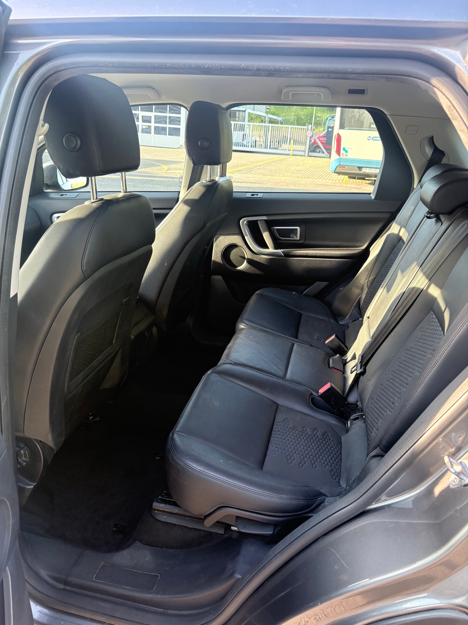 LAND ROVER Discovery Sport 2.0 TD4 Pure AT9-image-12