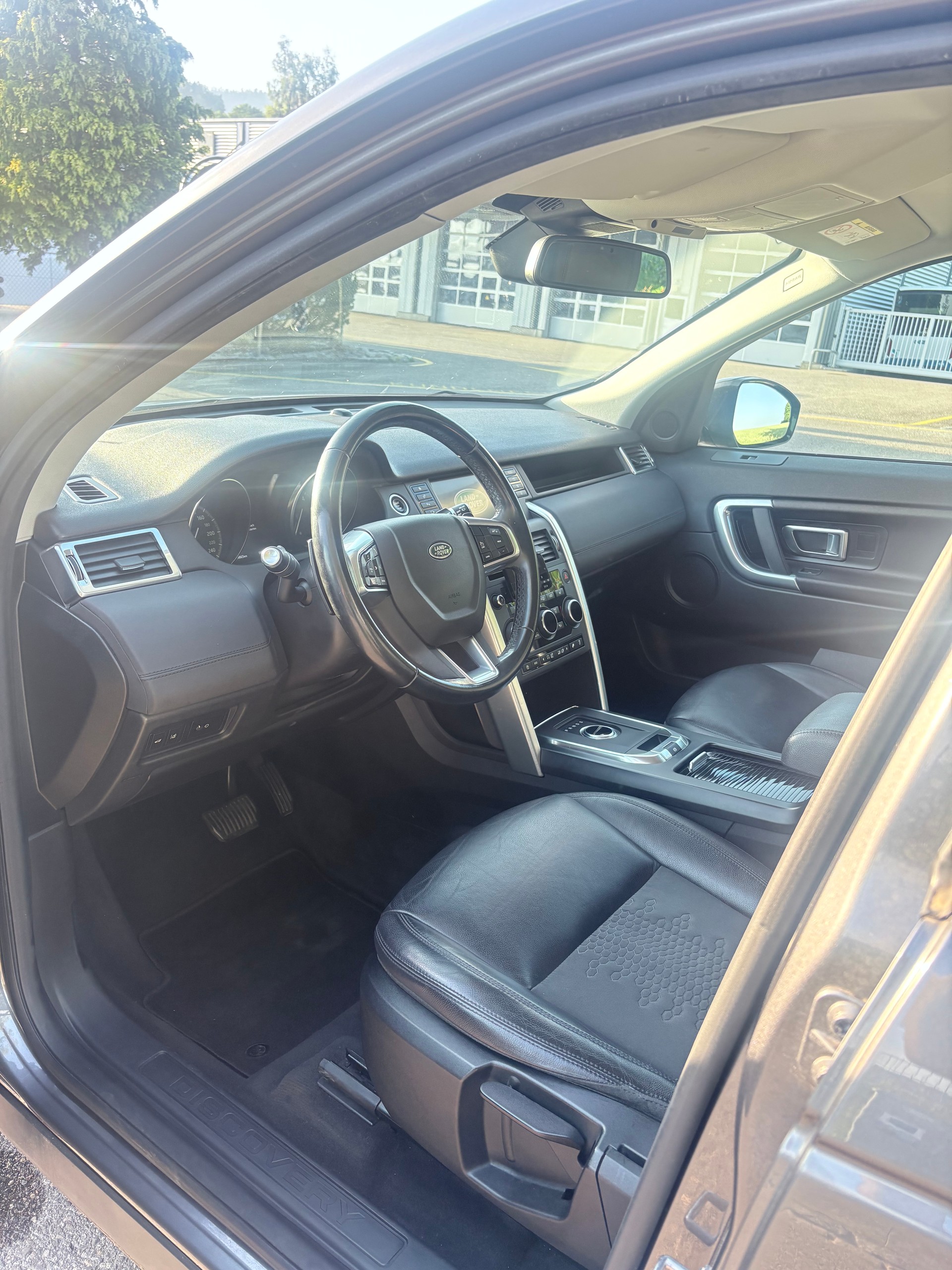 LAND ROVER Discovery Sport 2.0 TD4 Pure AT9-image-11