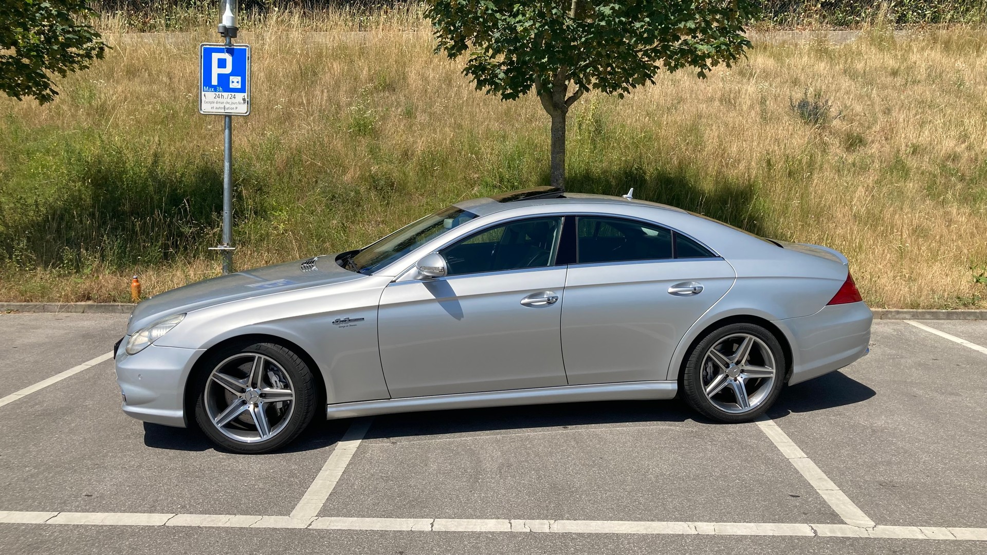 MERCEDES-BENZ CLS 63 V8 AMG-image-4