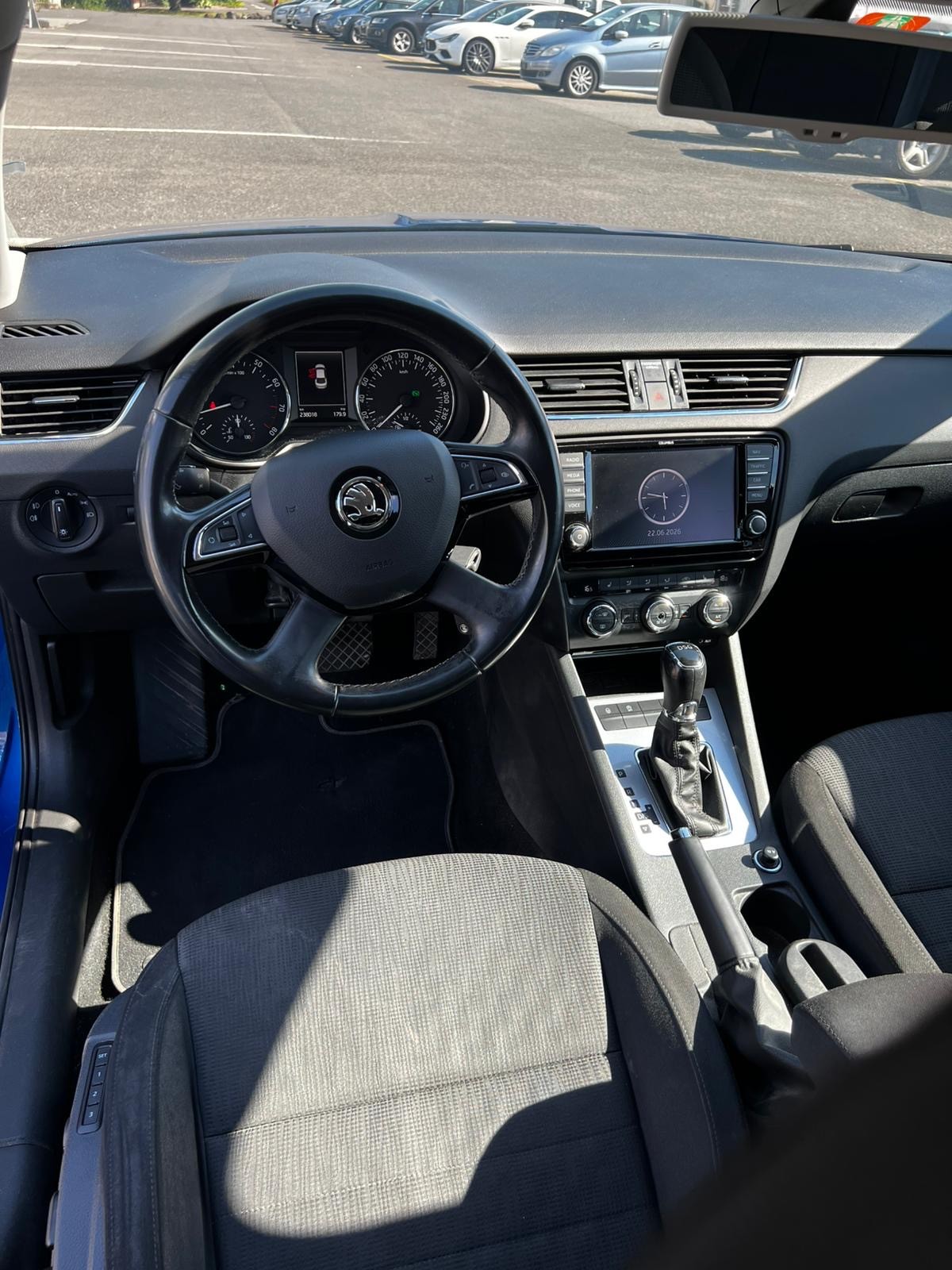 SKODA Octavia 1.8 TSI Ambition DSG-image-4