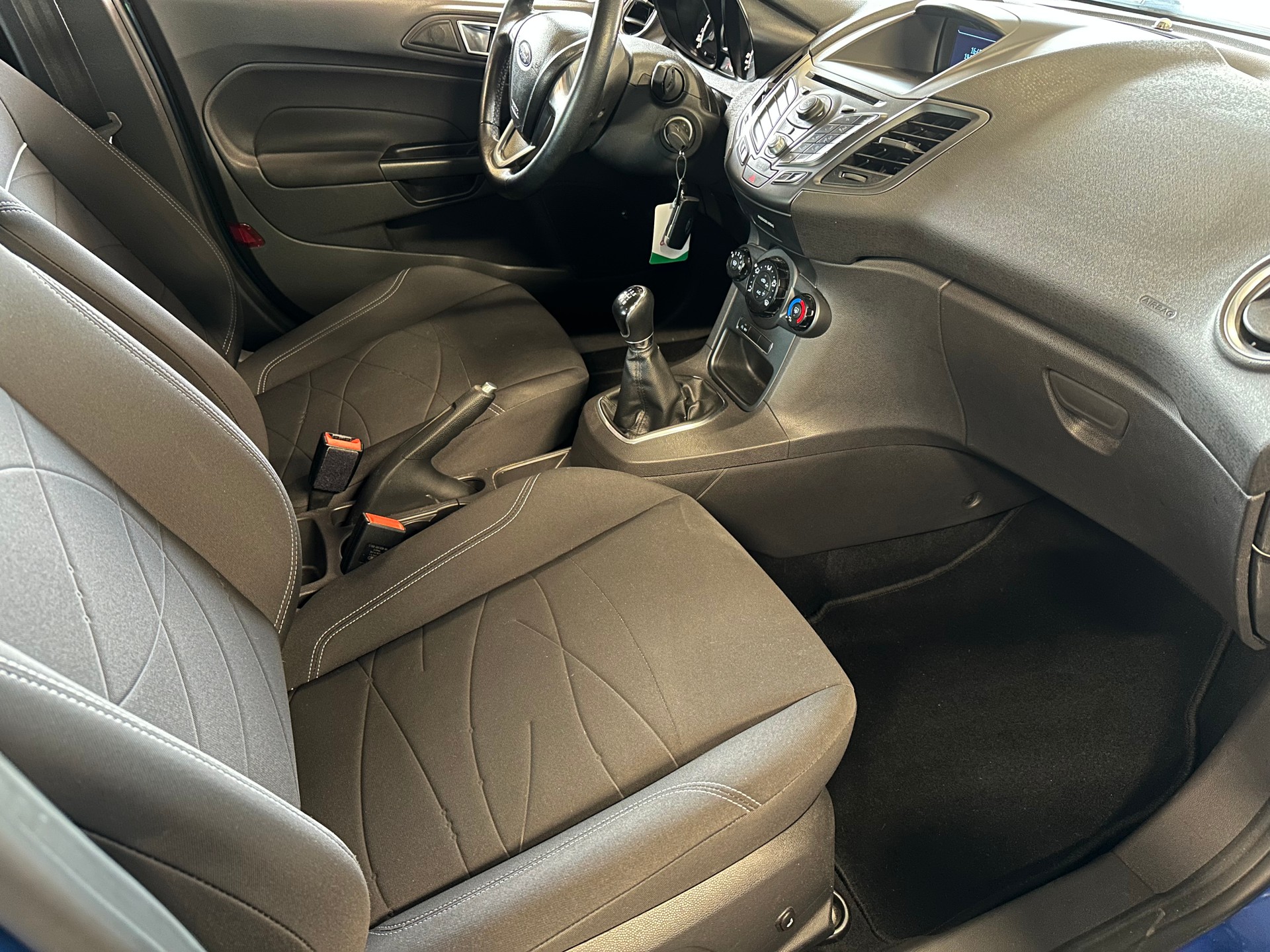 FORD Fiesta 1.0 SCTi Titanium-image-10