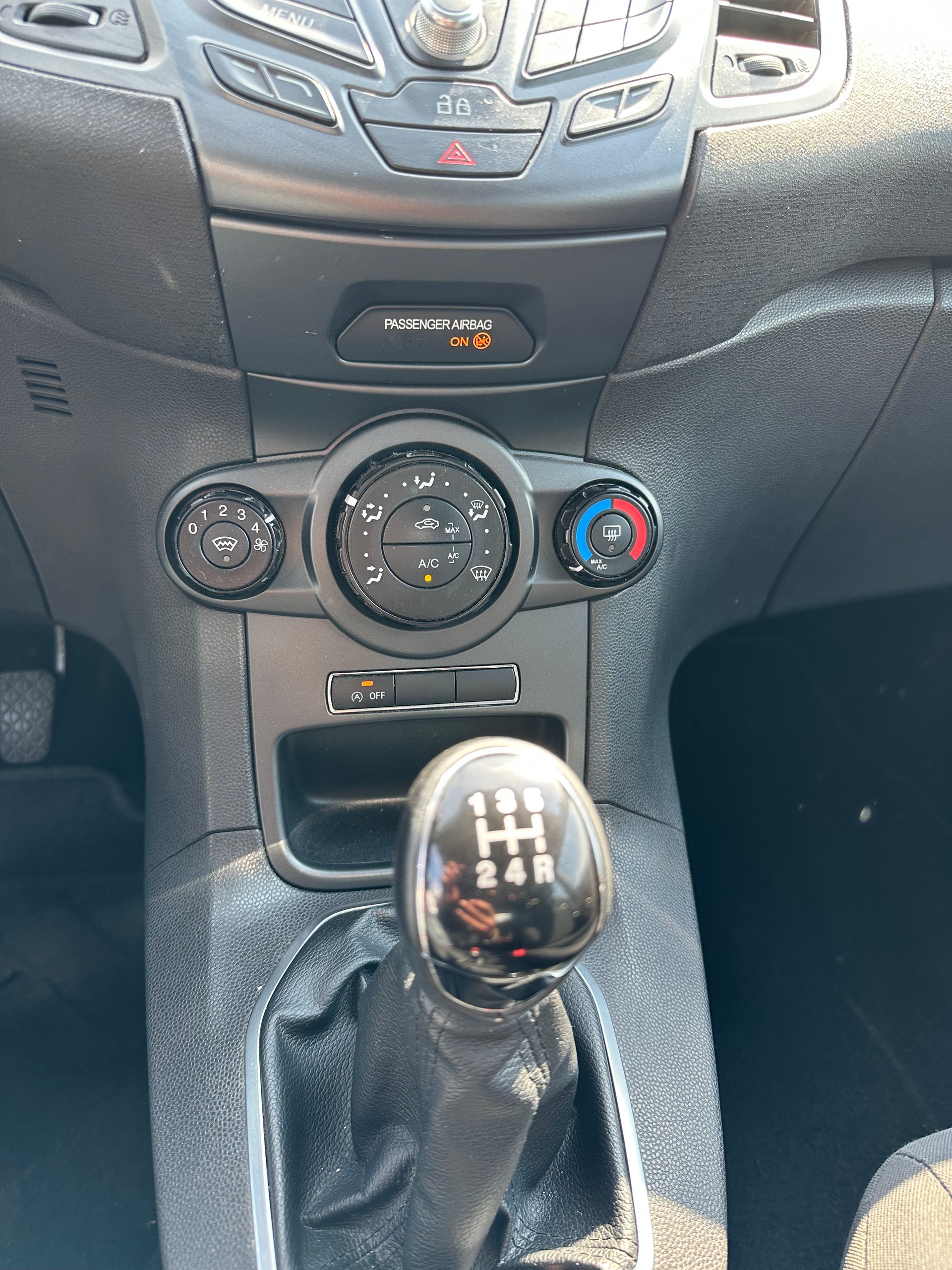FORD Fiesta 1.0 SCTi Titanium-image-9