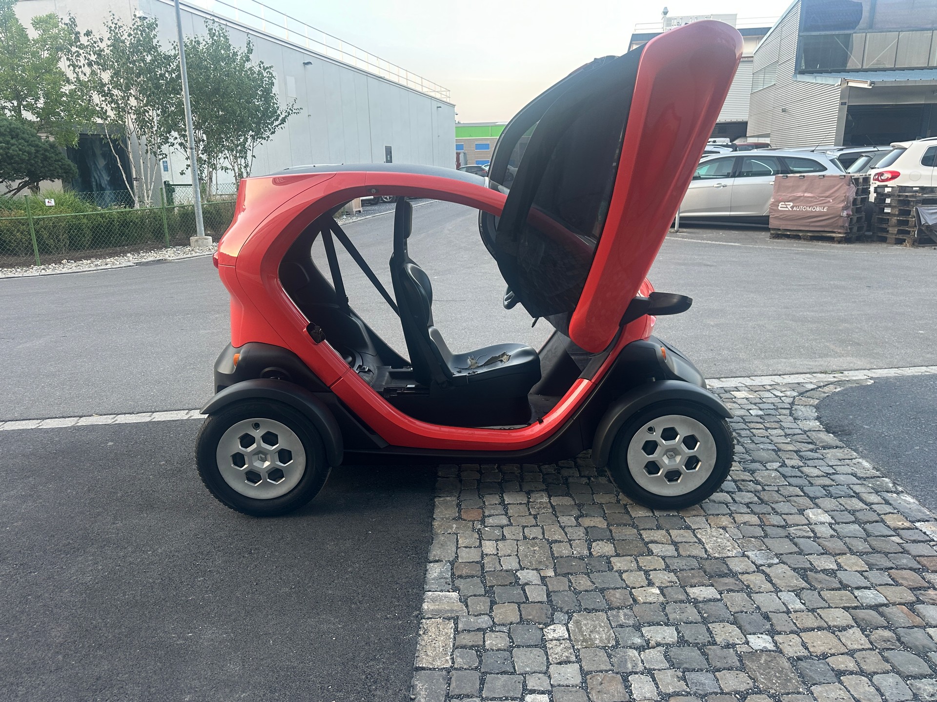 RENAULT Twizy Z.E. Sport Edition (Batterie Super )-image-4