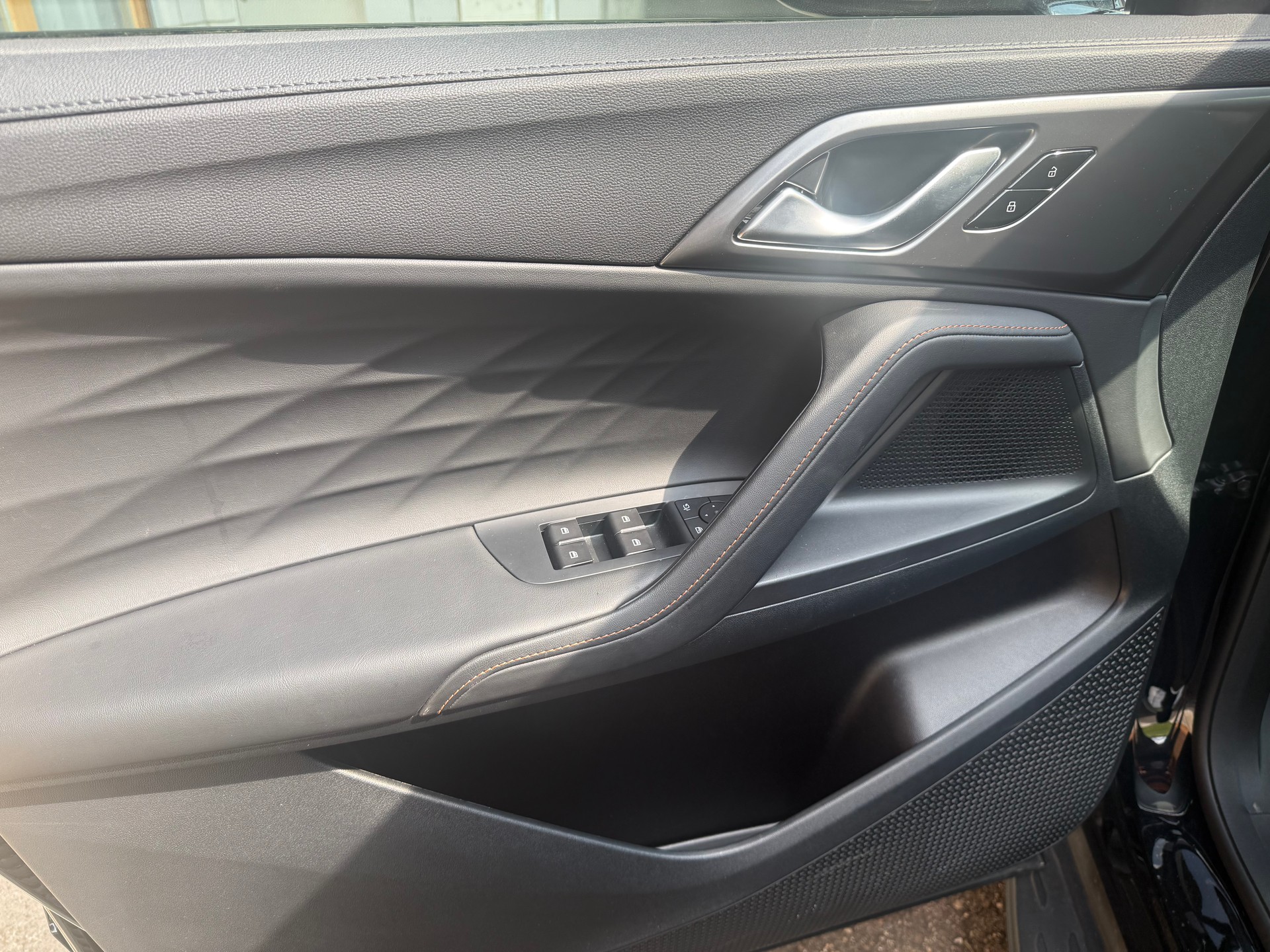 MG HS 1.5 T PHEV Luxury-image-4