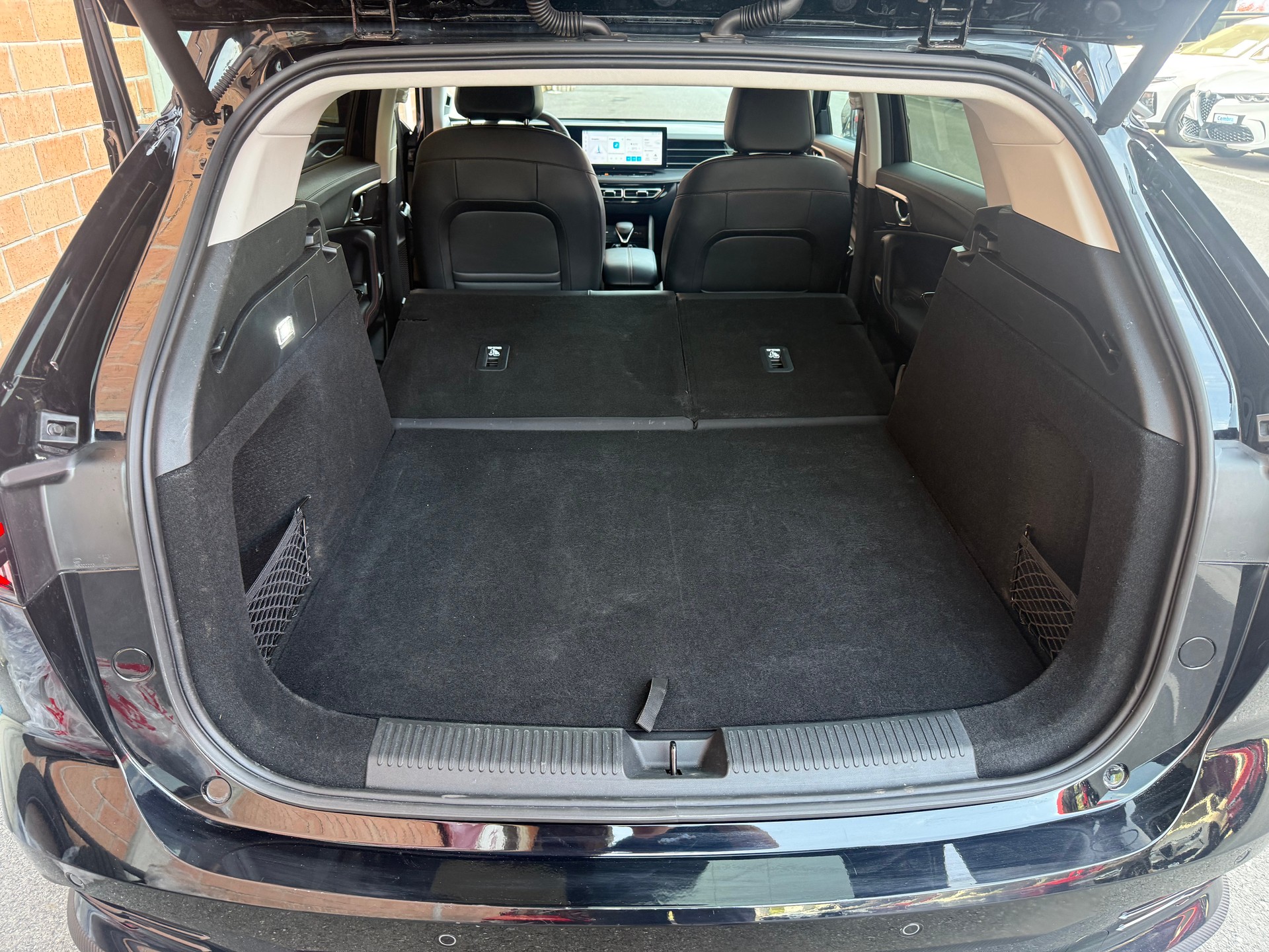 MG HS 1.5 T PHEV Luxury-image-11