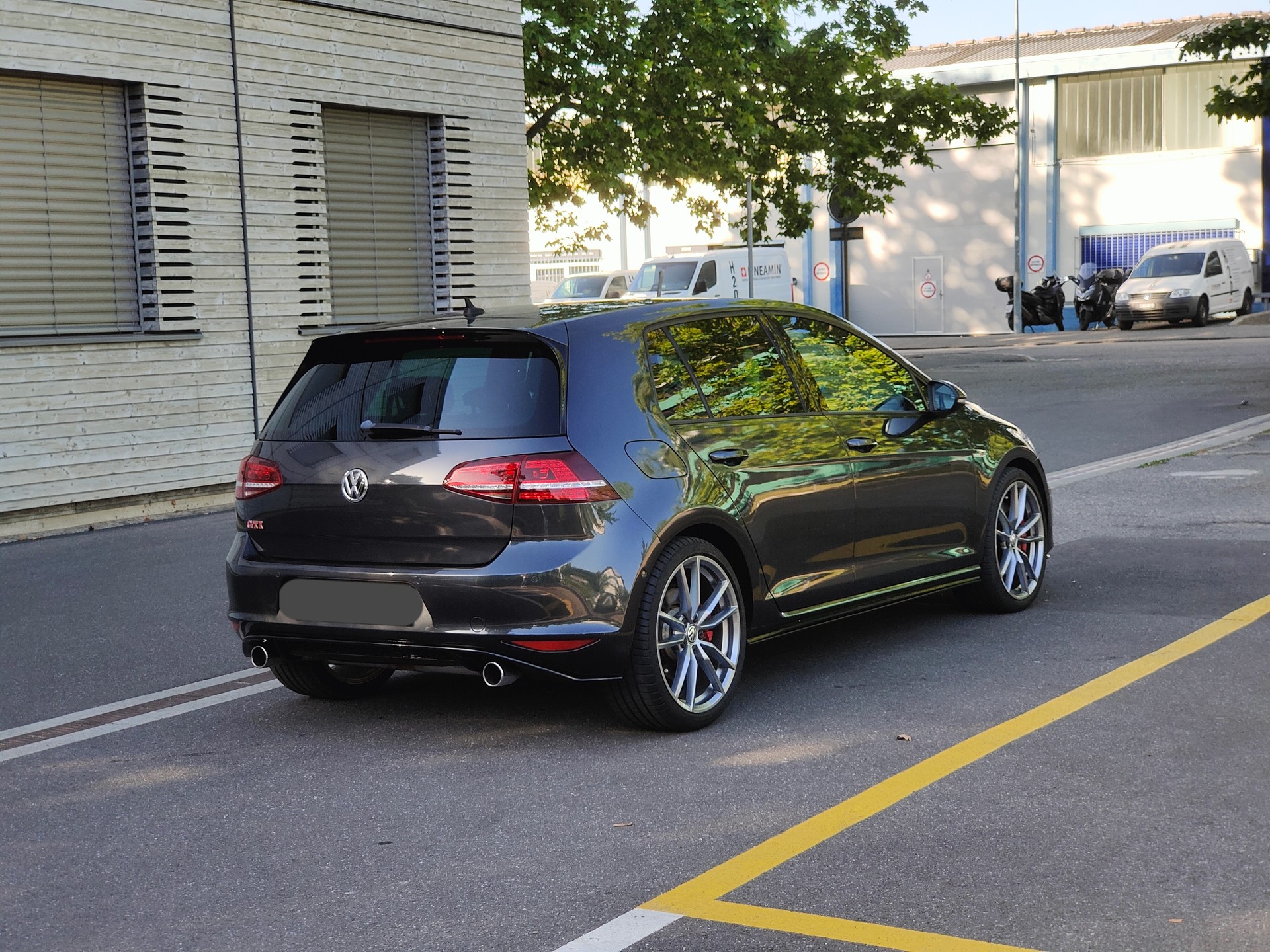 VW 2.0 TSI GTI Performance DSG-image-4