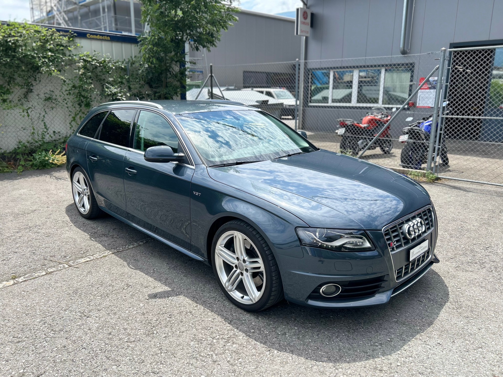AUDI S4 Avant 3.0 TFSI quattro-image-1